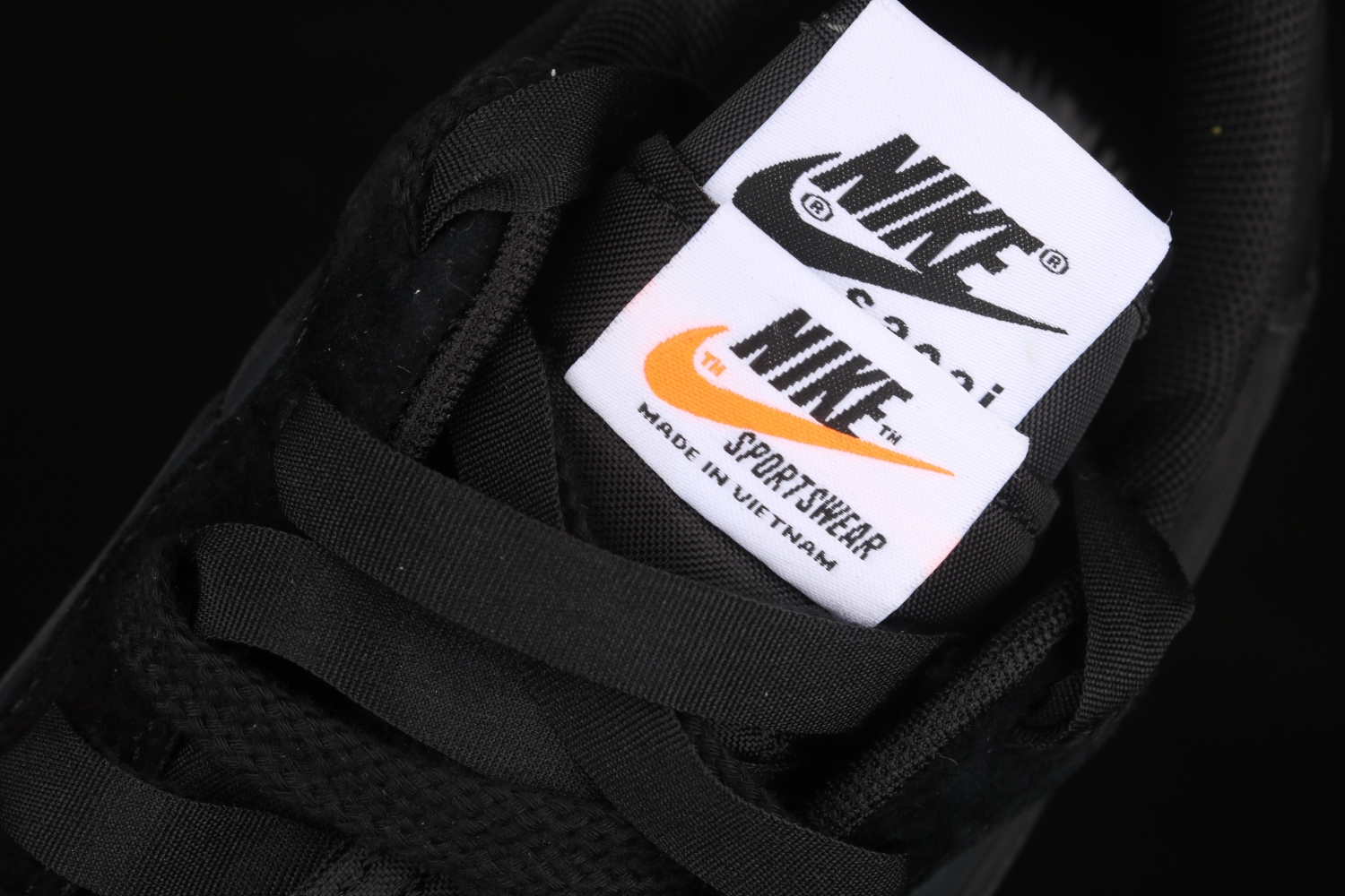 Nike Vaporwaffle sacai Black Gum DD1875-001