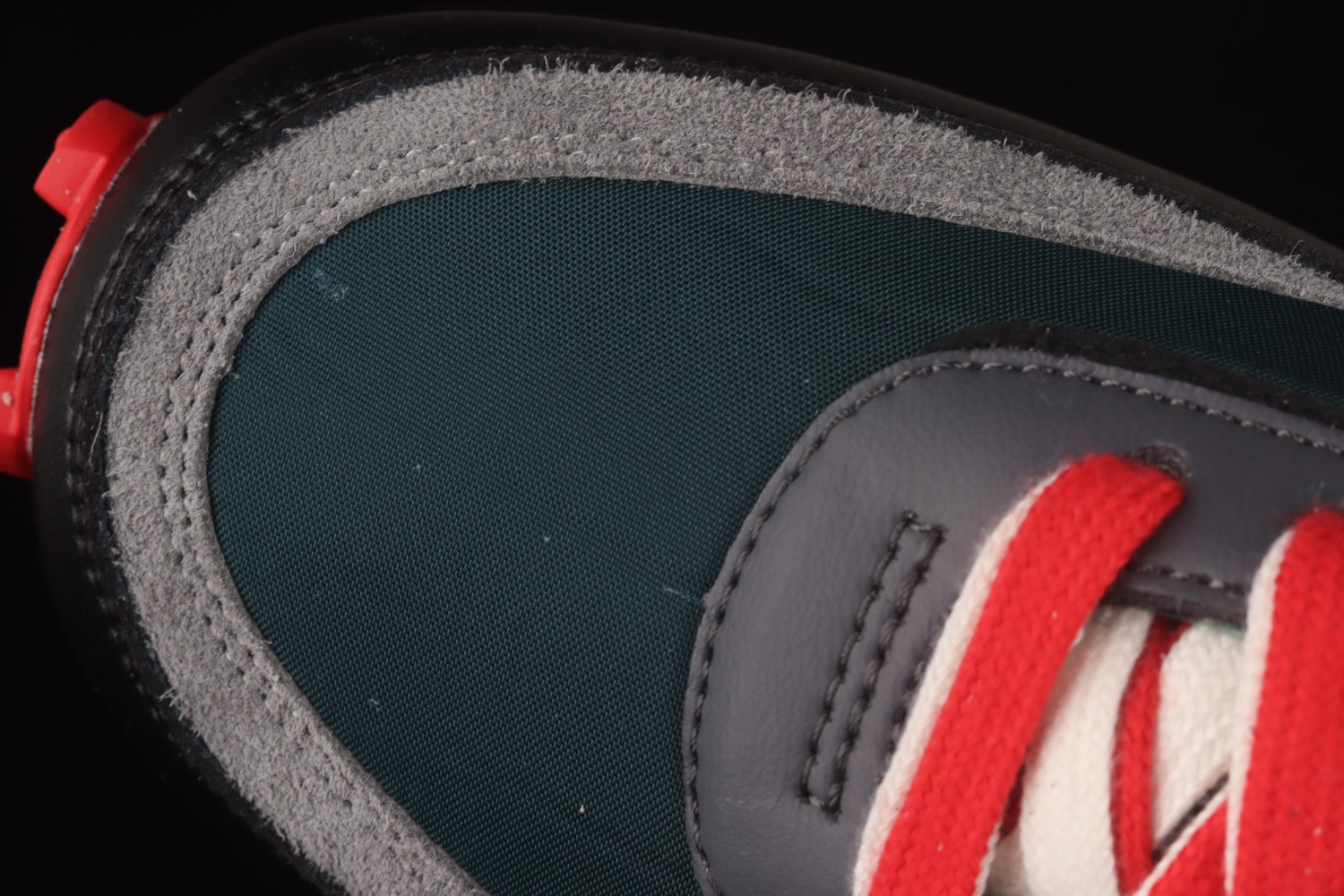 Nike LD Waffle sacai Undercover Midnight Spruce University Red DJ4877-300