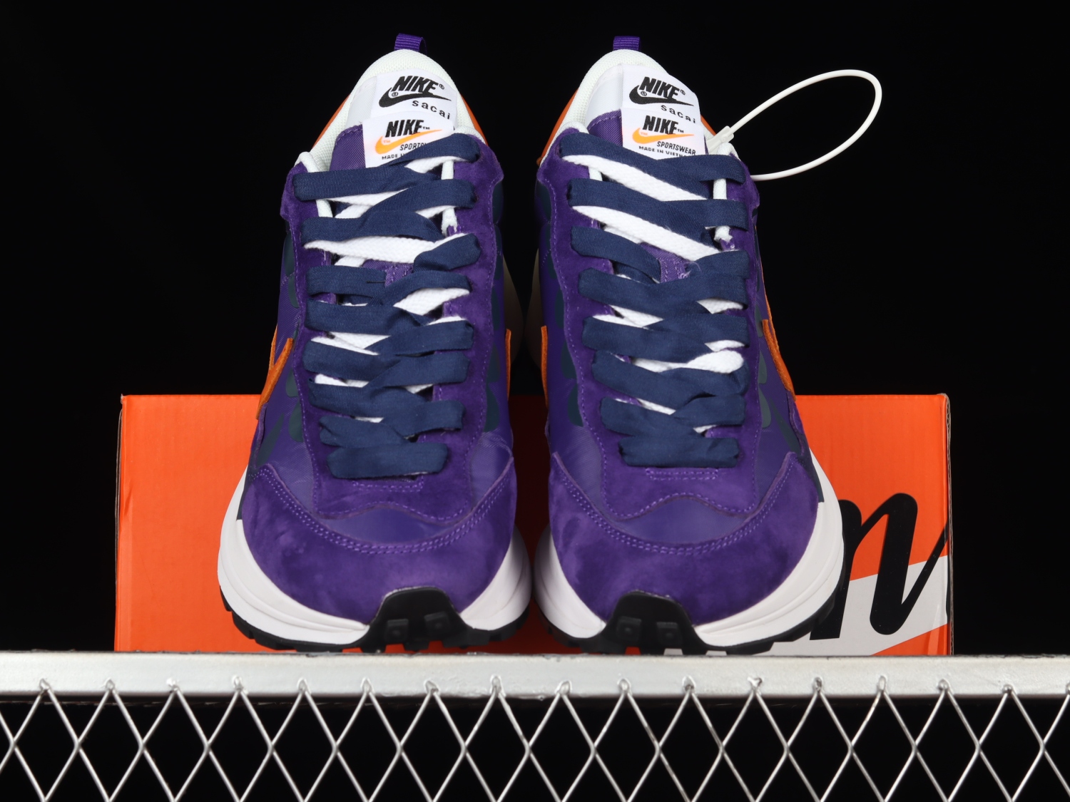 Nike Vaporwaffle sacai Dark Iris DD1875-500