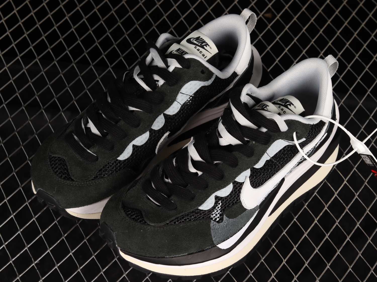 Nike Vaporwaffle sacai Black White CV1363-001
