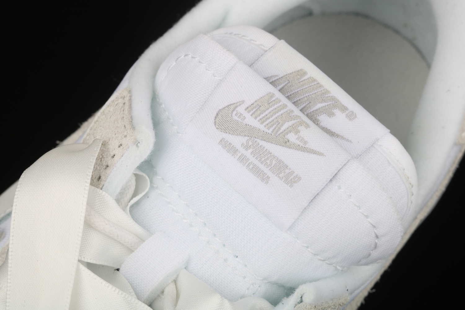 Nike LD Waffle sacai White Nylon BV0073-101