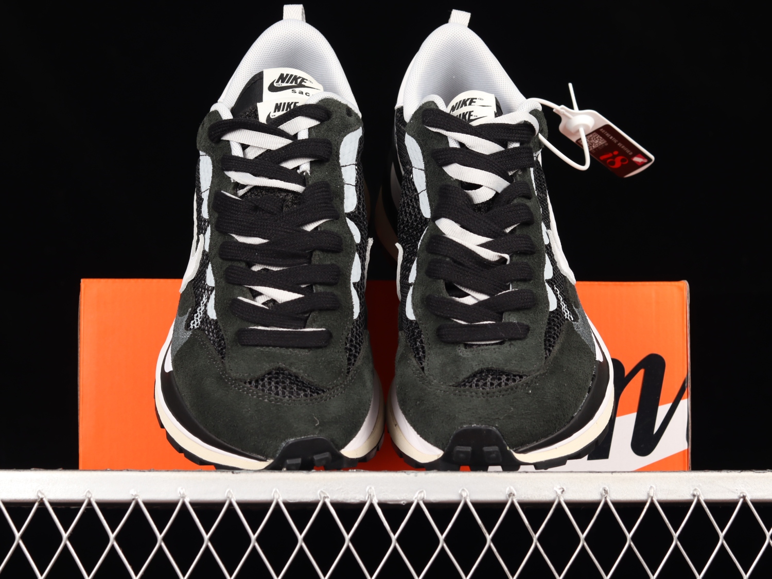 Nike Vaporwaffle sacai Black White CV1363-001