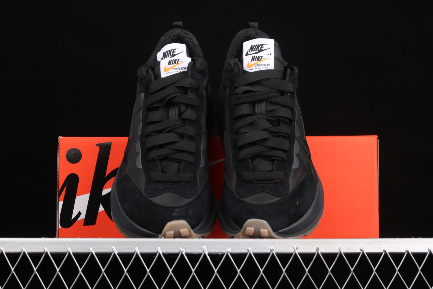 Nike Vaporwaffle sacai Black Gum DD1875-001