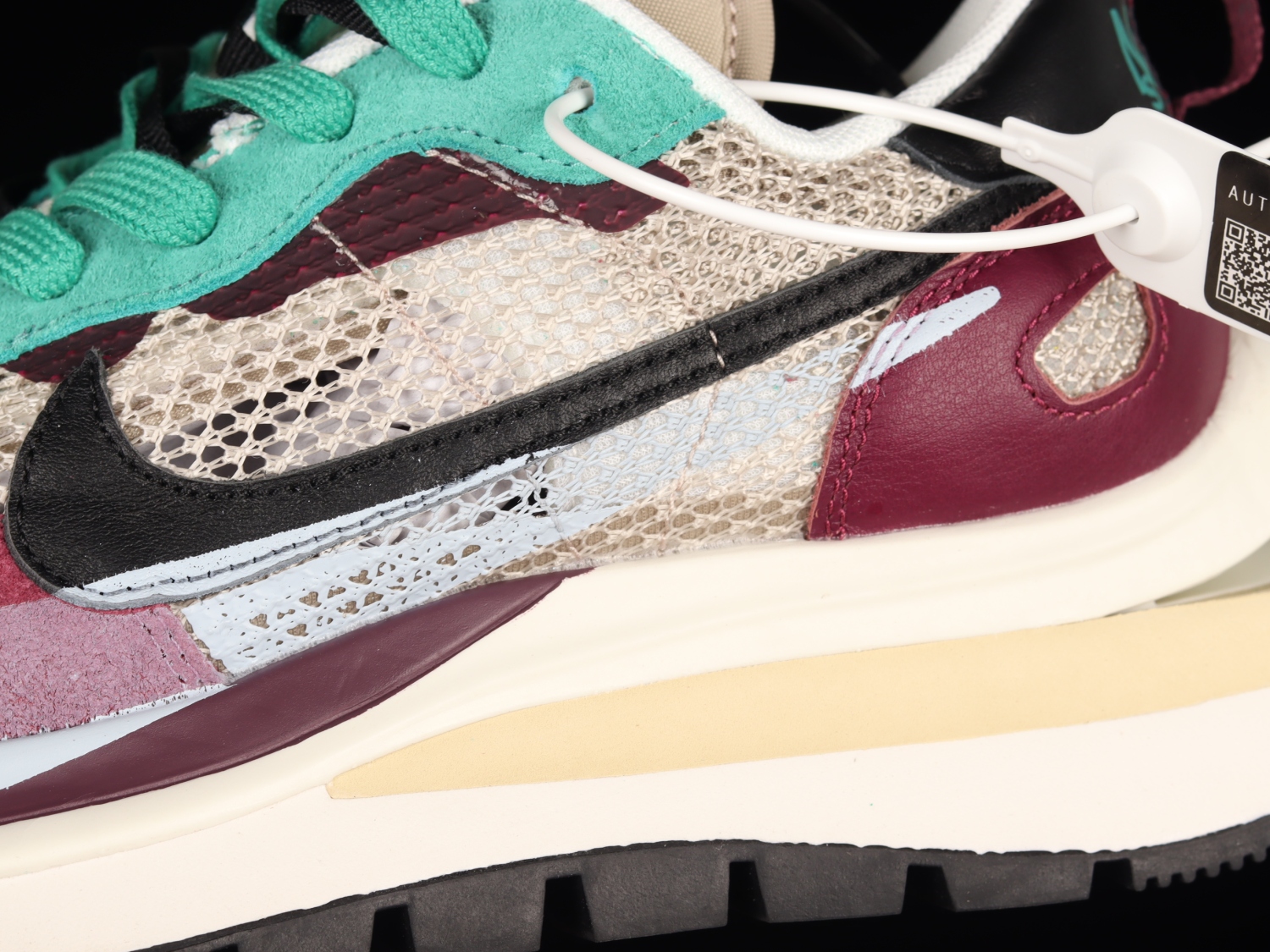 Sacai X Nike Ldwaffle Sacal Wine Red Green White DD3035-200