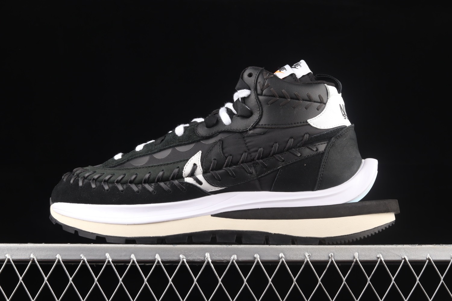 Nike Vaporwaffle sacai Jean Paul Gaultier Black White DH9186-001