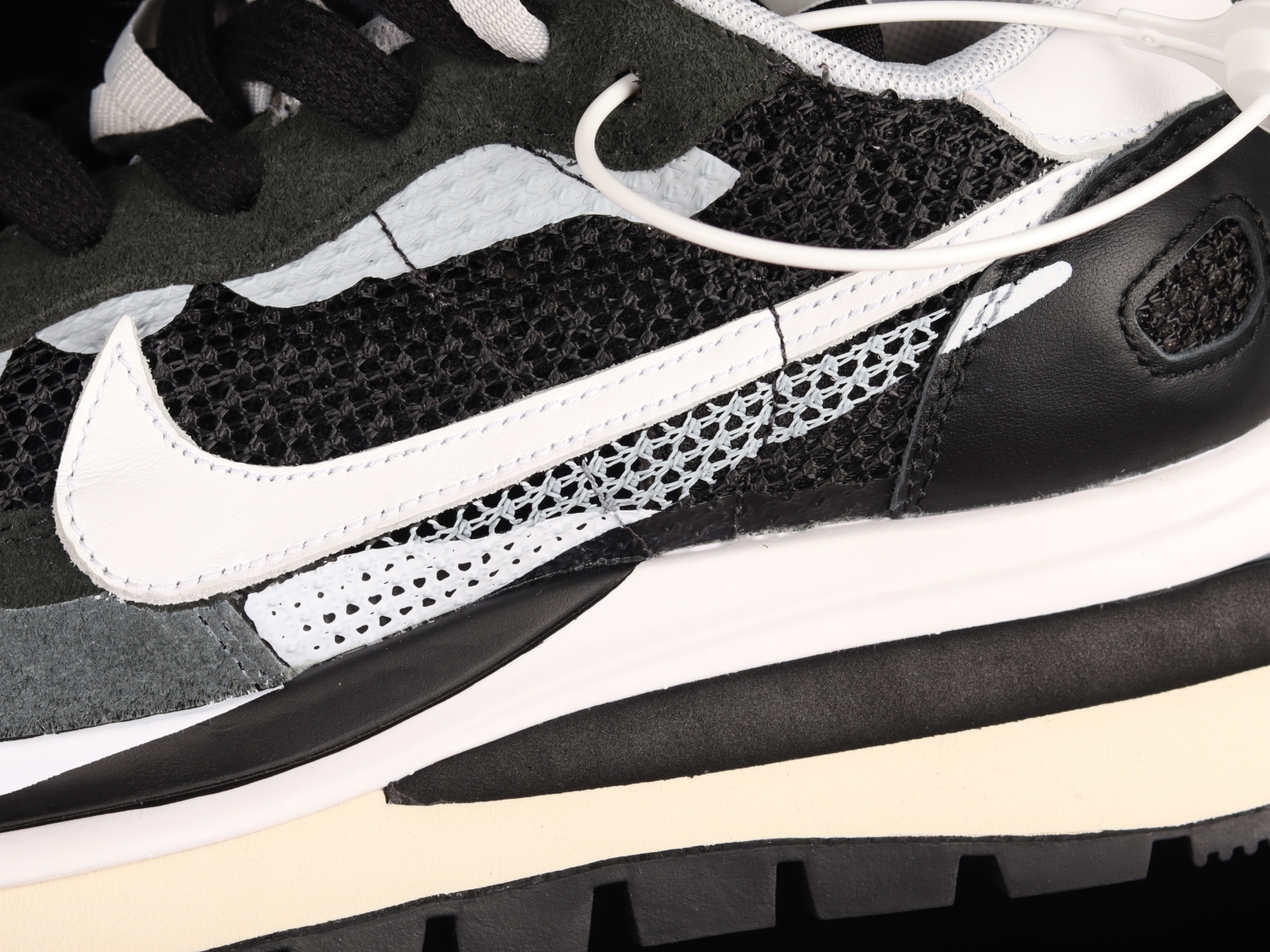 Nike Vaporwaffle sacai Black White CV1363-001