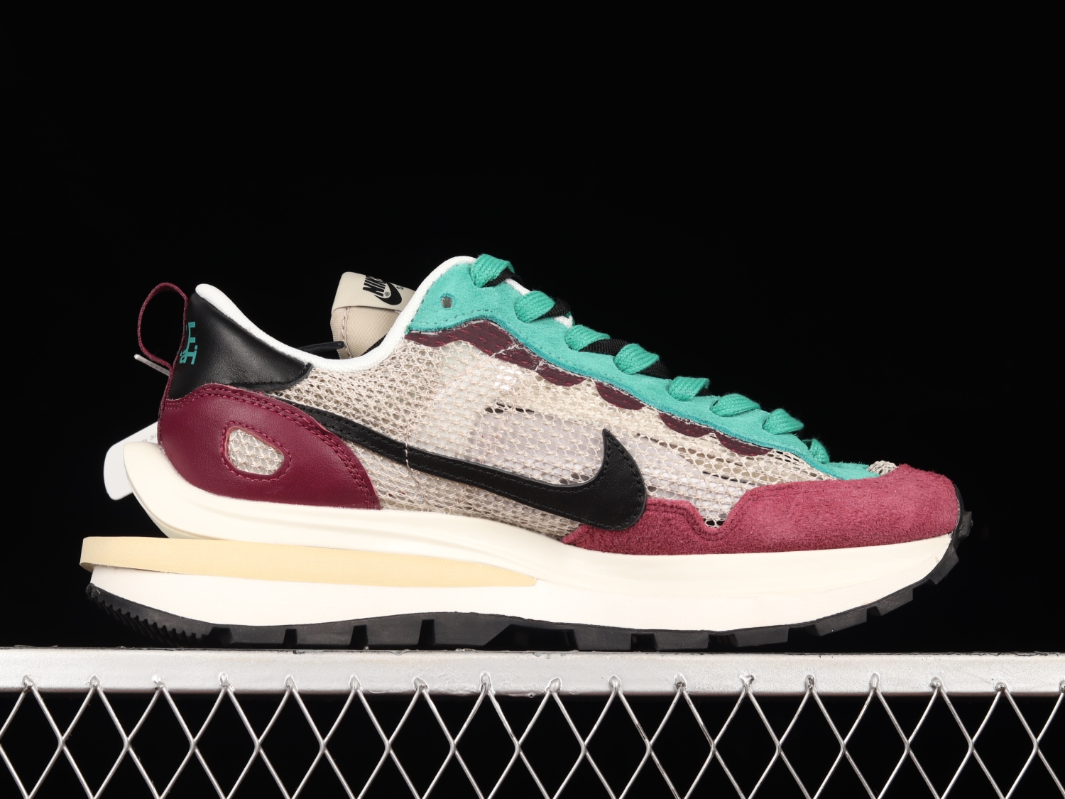 Sacai X Nike Ldwaffle Sacal Wine Red Green White DD3035-200