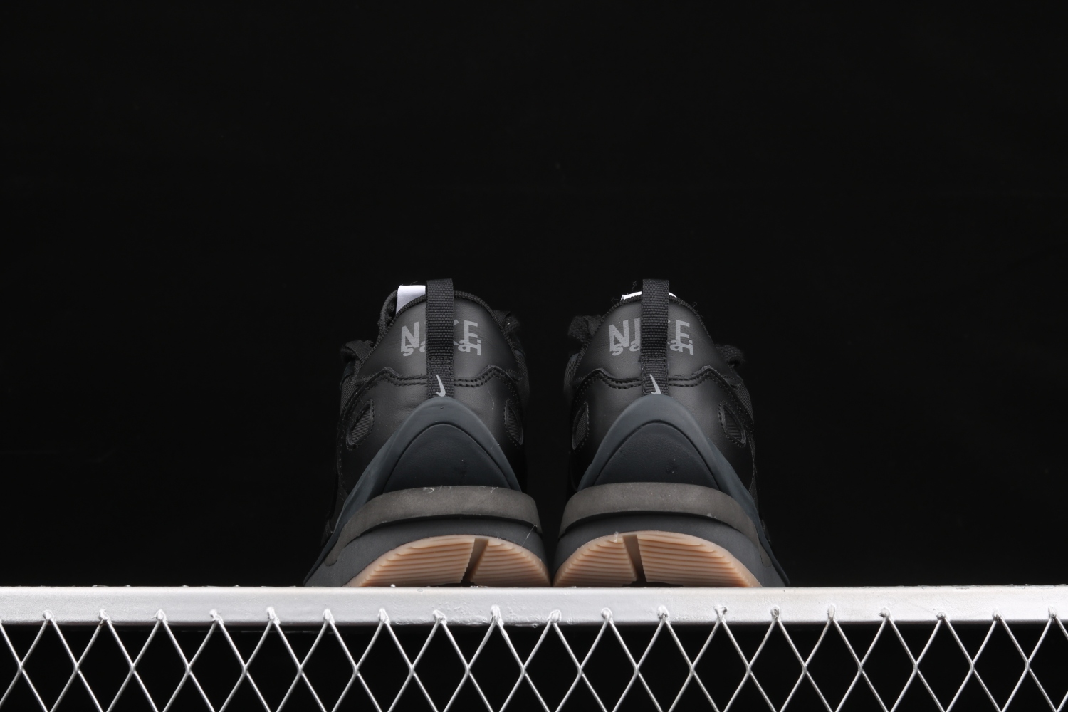Nike Vaporwaffle sacai Black Gum DD1875-001