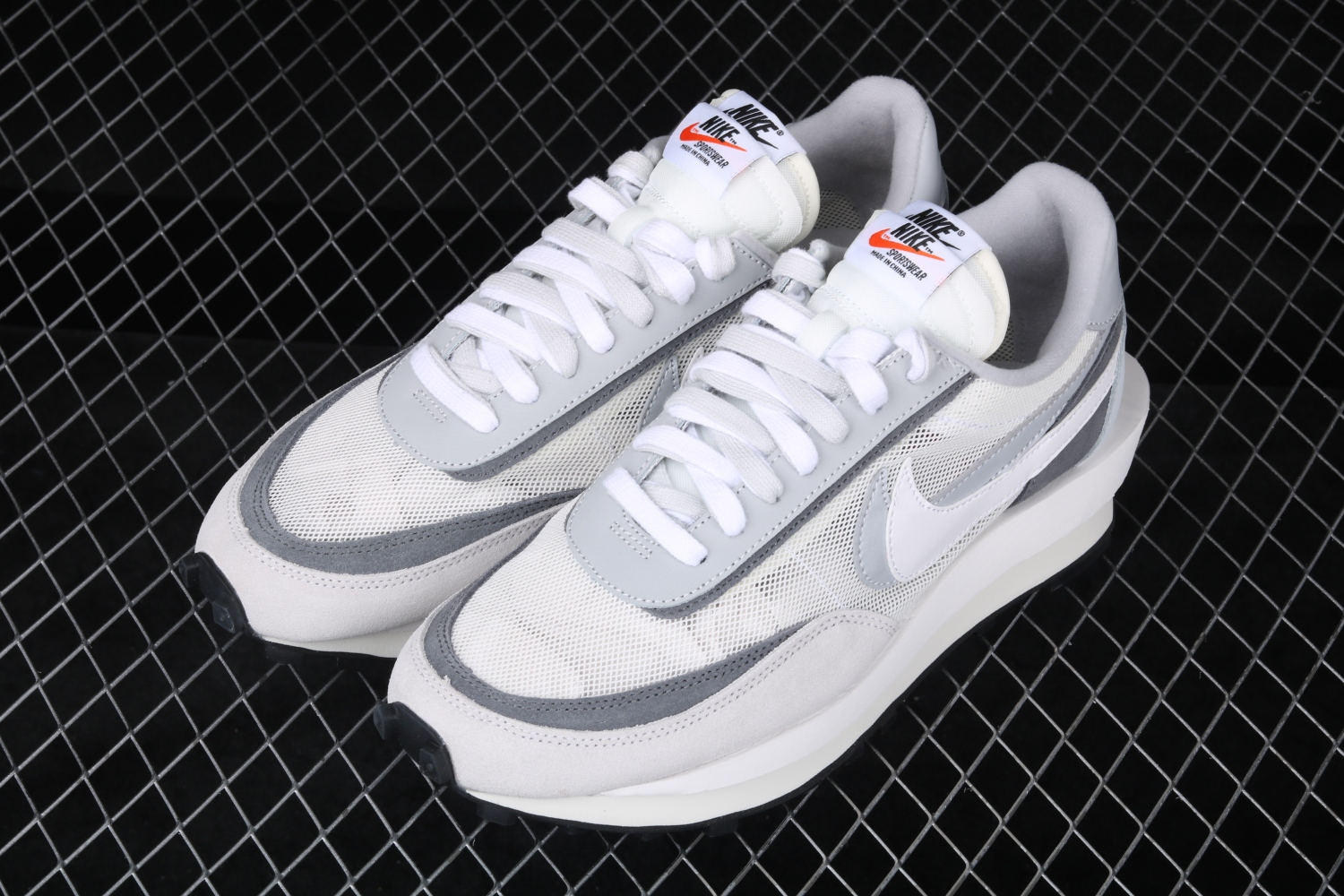 Nike LD Waffle sacai Summit White BV0073-100