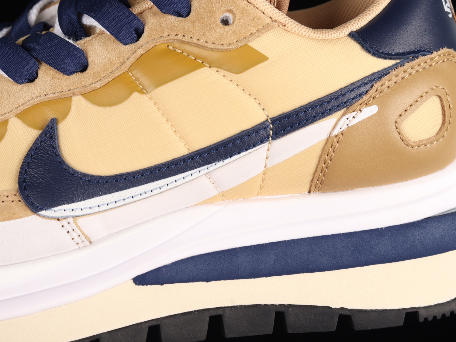 Nike Vaporwaffle sacai Sesame Blue Void DD1875-200