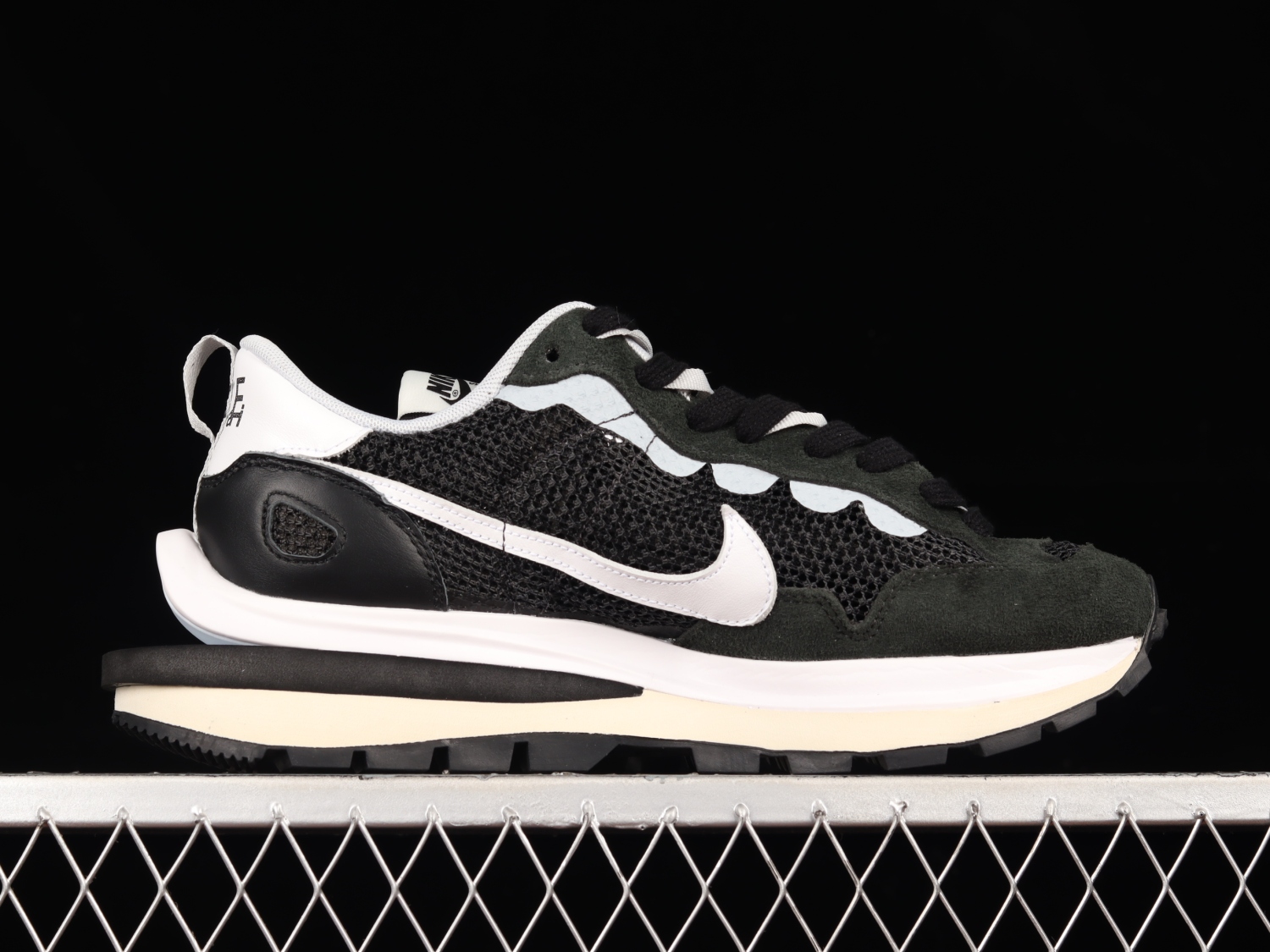 Nike Vaporwaffle sacai Black White CV1363-001