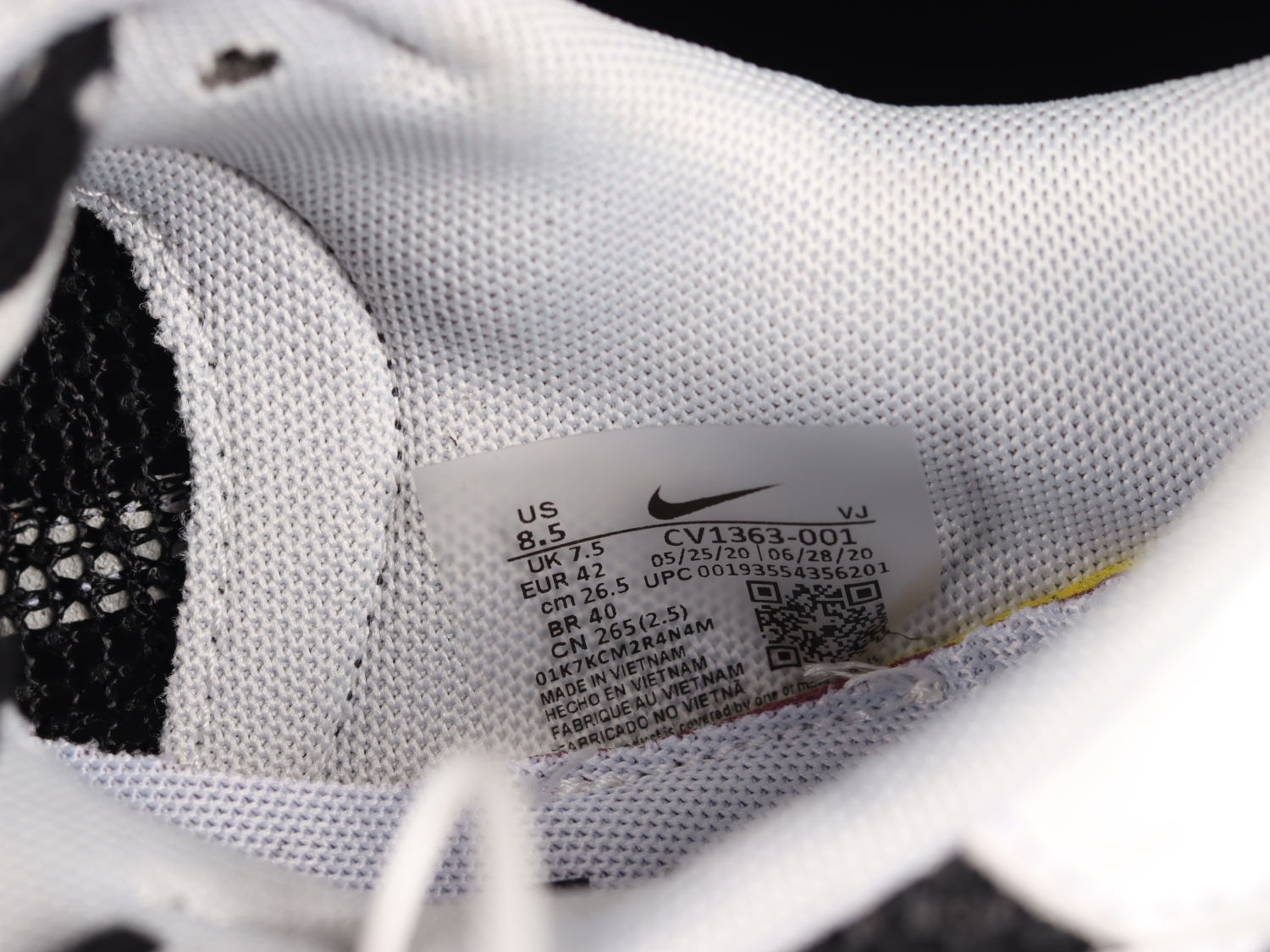Nike Vaporwaffle sacai Black White CV1363-001