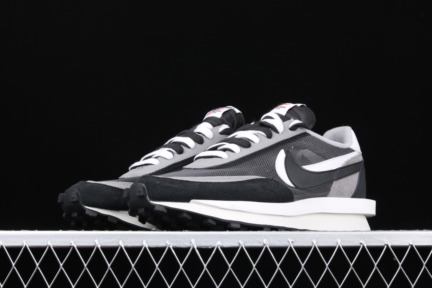 Nike LD Waffle sacai BlackBV0073-001
