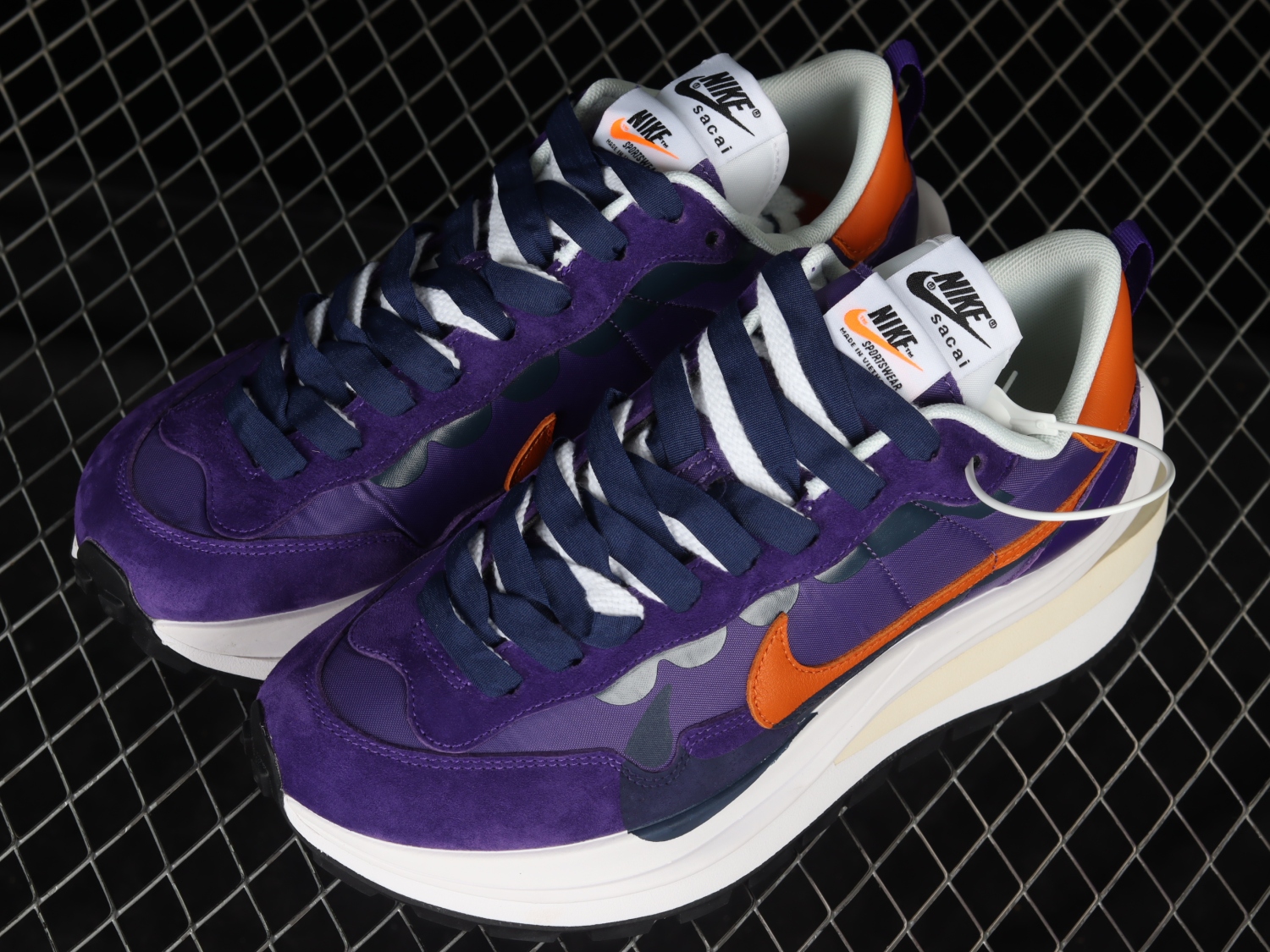Nike Vaporwaffle sacai Dark Iris DD1875-500