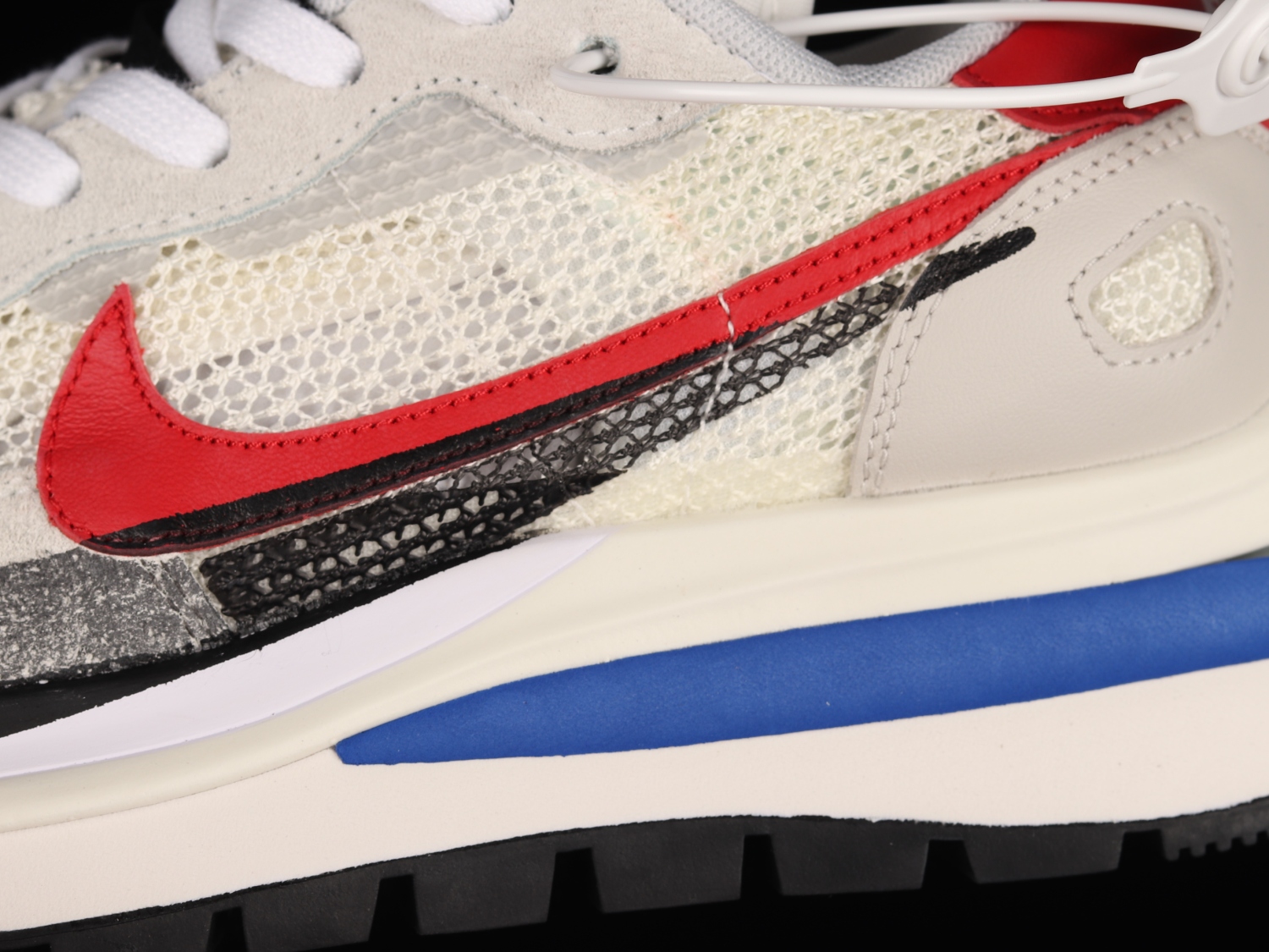 Nike Vaporwaffle sacai Sport Fuchsia Game Royal CV1363-100