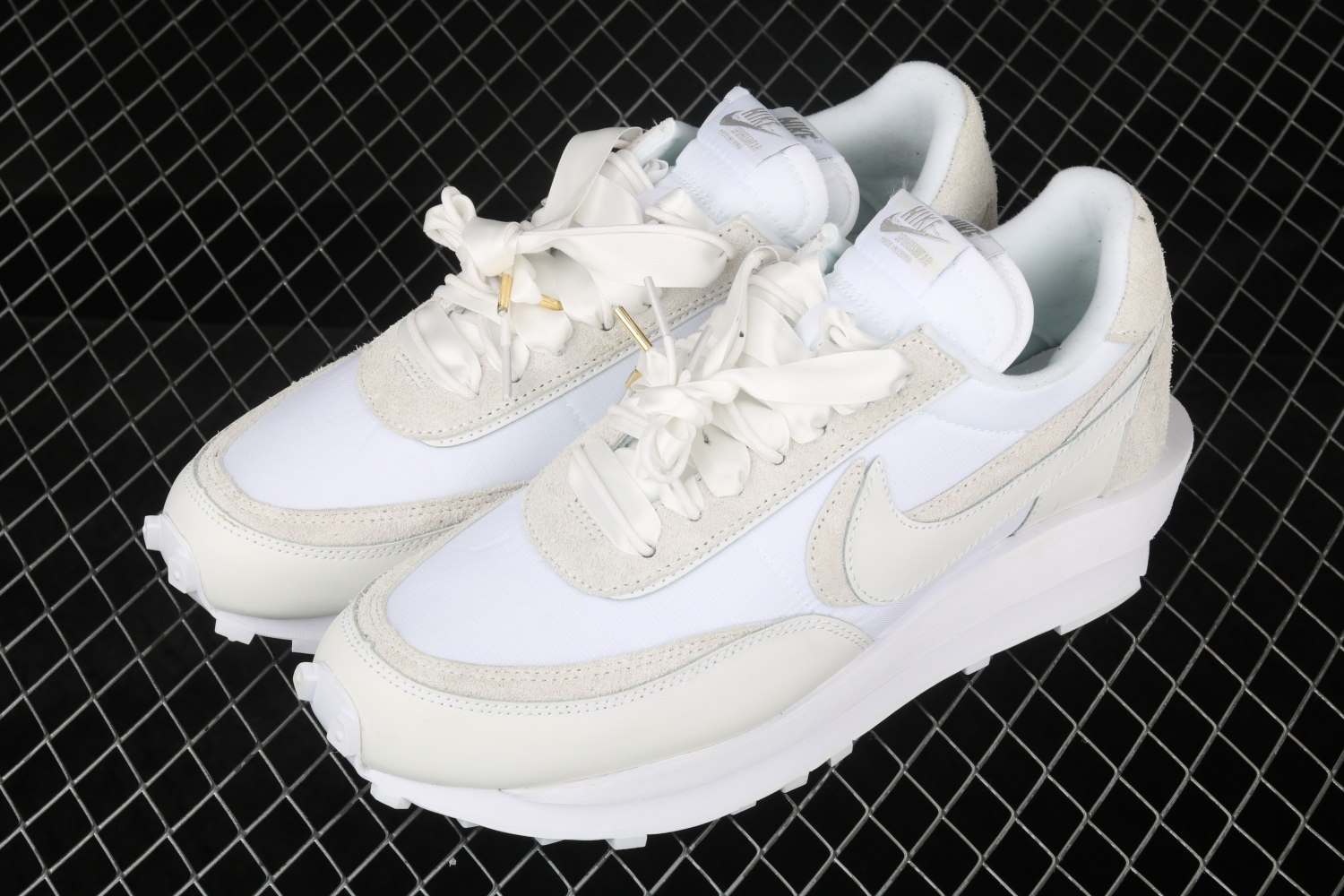 Nike LD Waffle sacai White Nylon BV0073-101