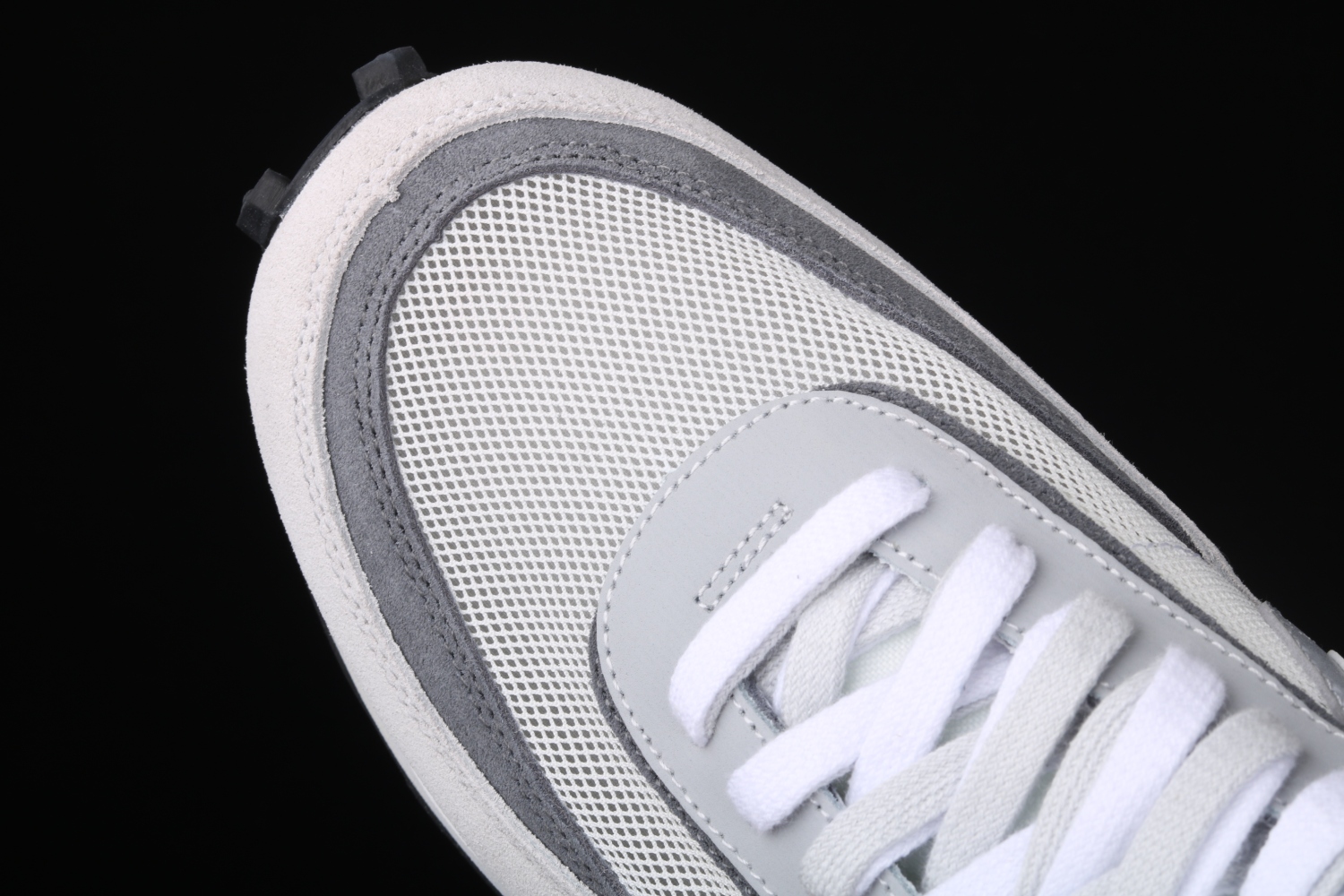 Nike LD Waffle sacai Summit White BV0073-100