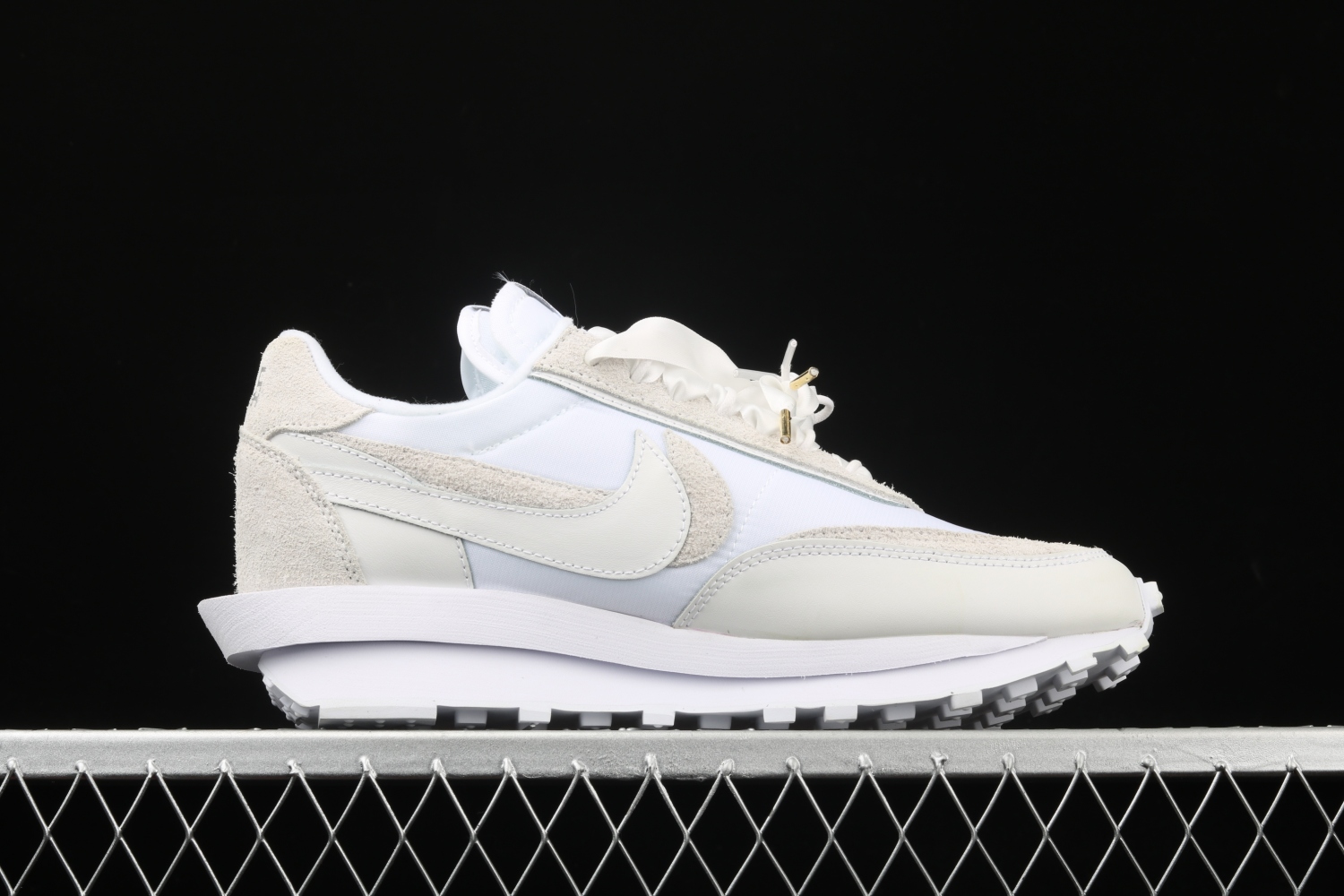Nike LD Waffle sacai White Nylon BV0073-101