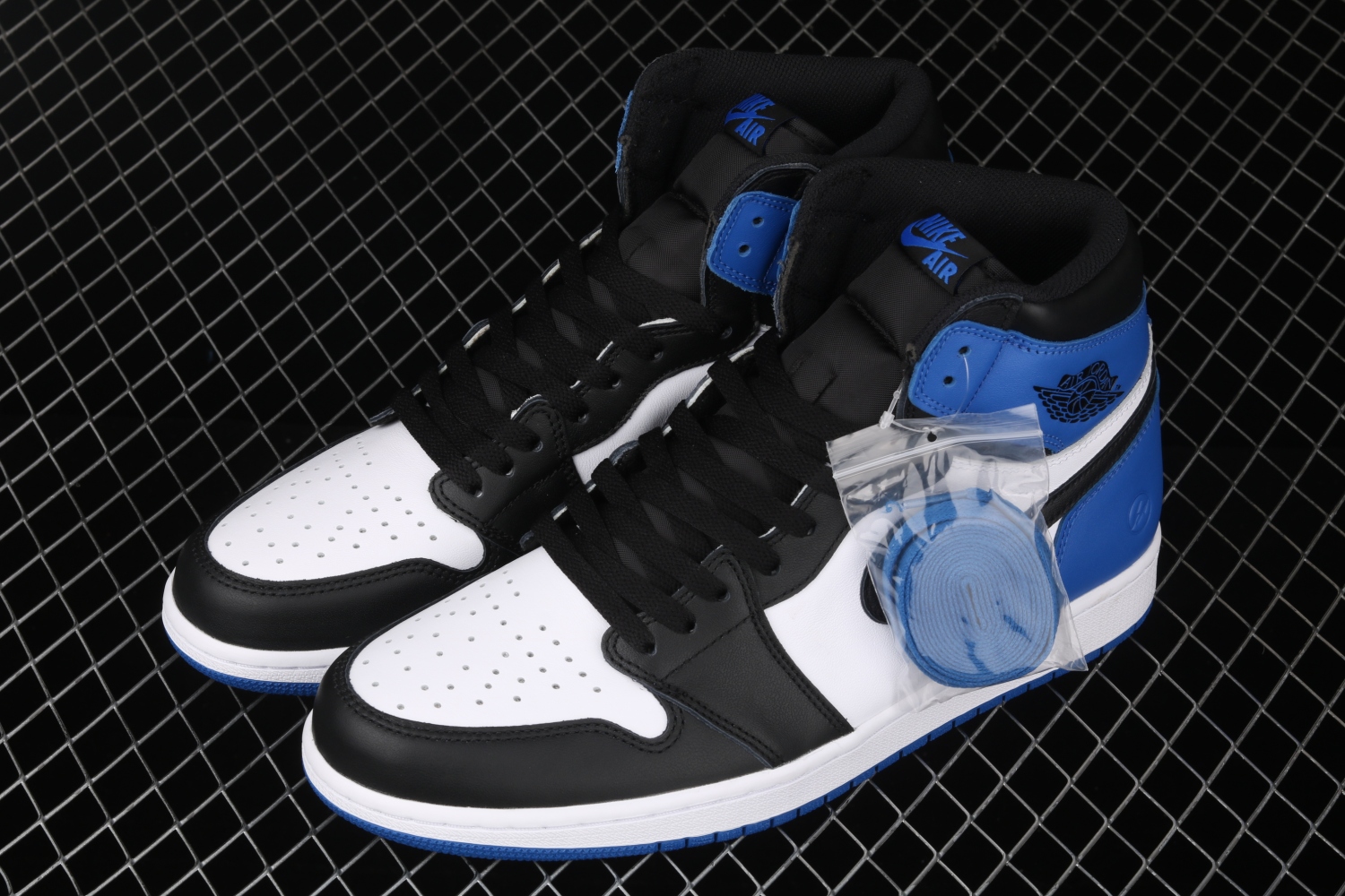 Jordan 1 Retro High Fragment 716371-040