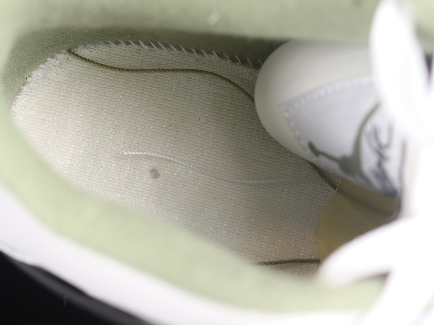Jordan 4 Retro Seafoam (Women