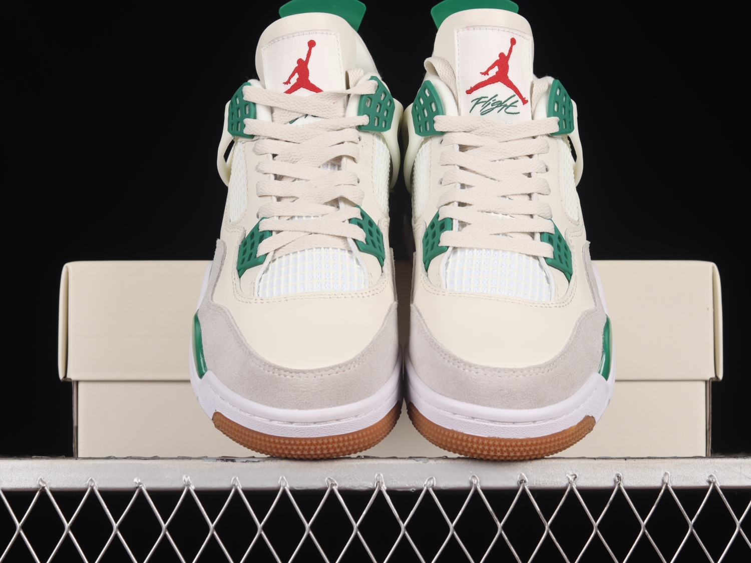 Jordan 4 Retro SB Pine Green DR5415-103
