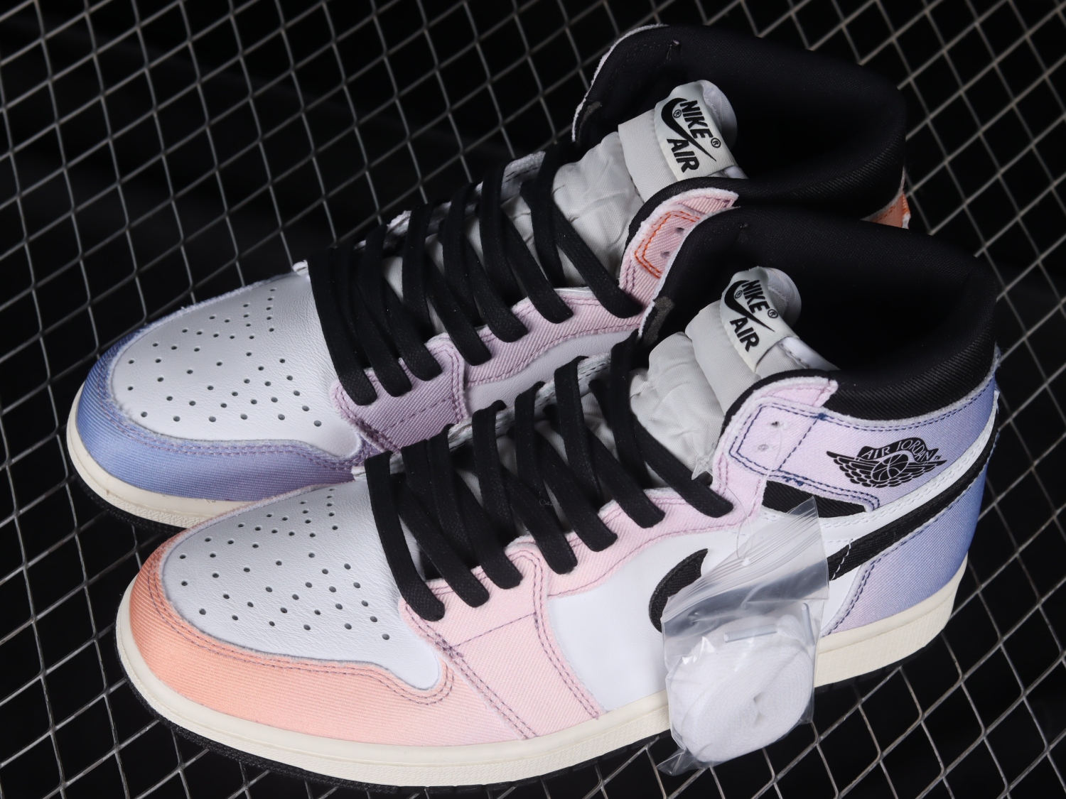 Jordan 1 Retro High OG Skyline DX0054-805