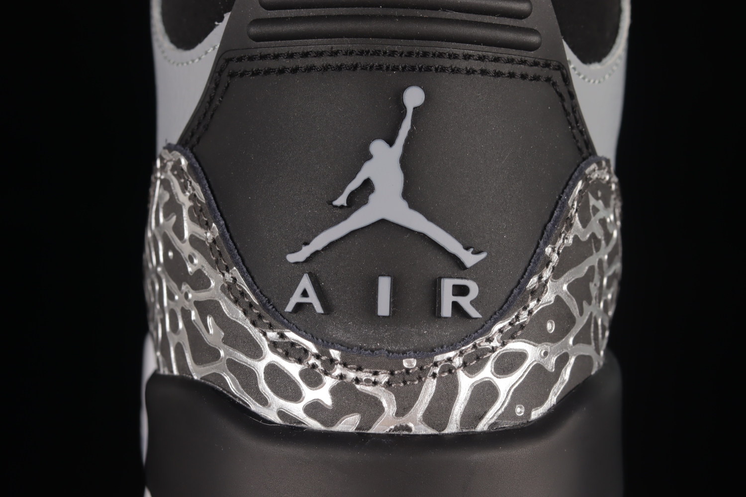Jordan 3 Retro Wolf Grey 136064-004