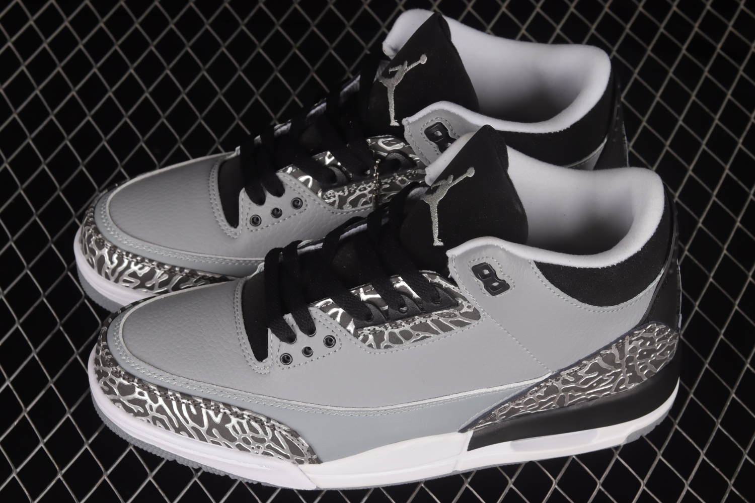 Jordan 3 Retro Wolf Grey 136064-004
