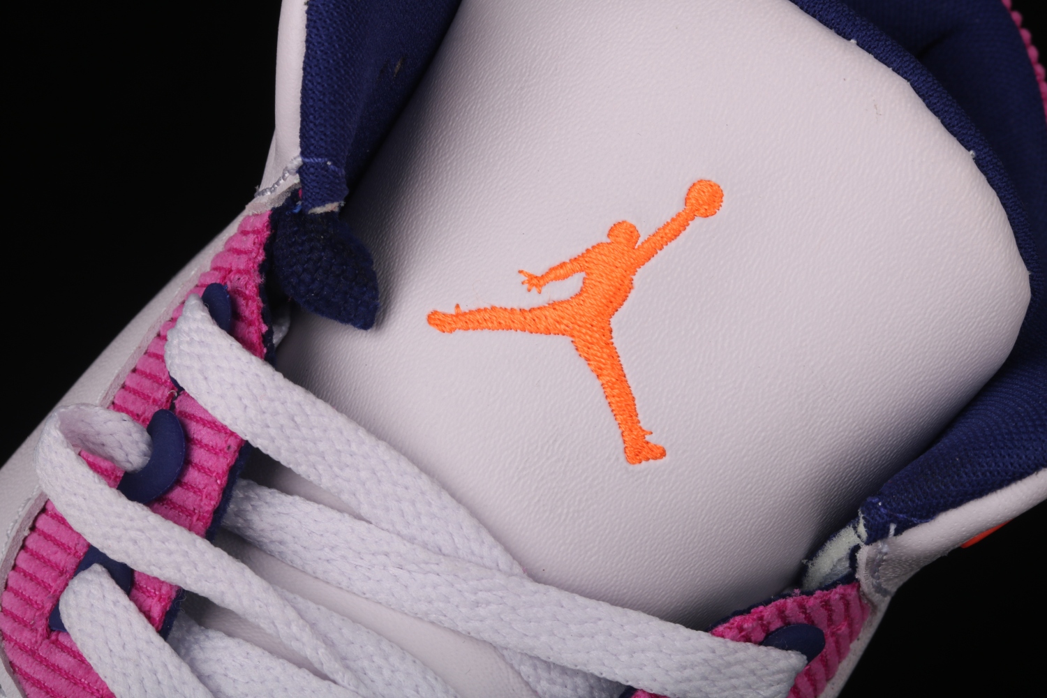 Jordan 3 Retro Barely Grape (GS) 441140-500