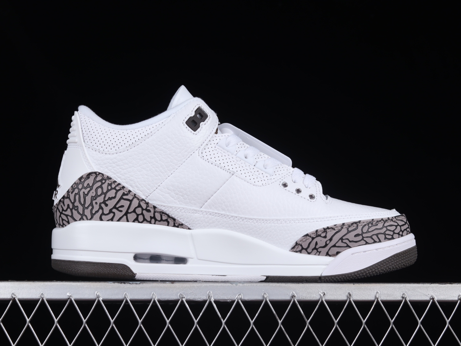 Jordan 3 Retro Mocha (2018)136064-122