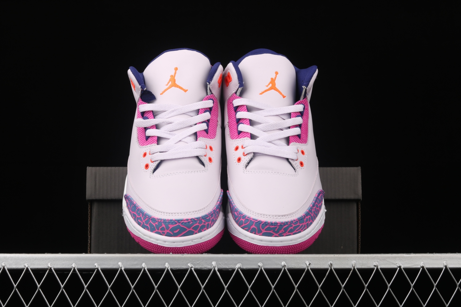 Jordan 3 Retro Barely Grape (GS) 441140-500