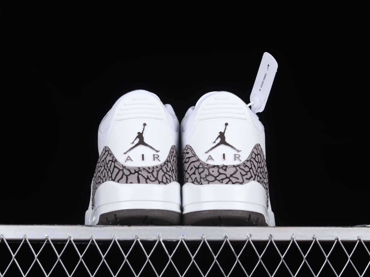 Jordan 3 Retro Mocha (2018)136064-122