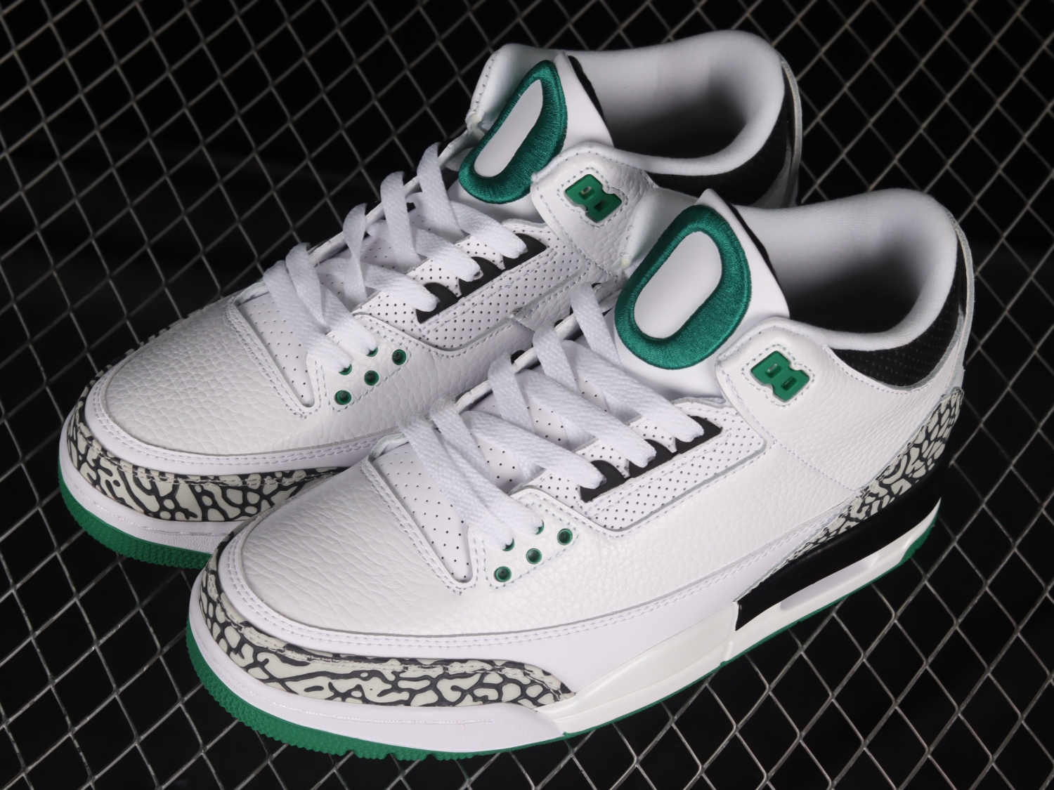 Jordan 3 Retro Oregon Ducks Pit Crew White 594282-233