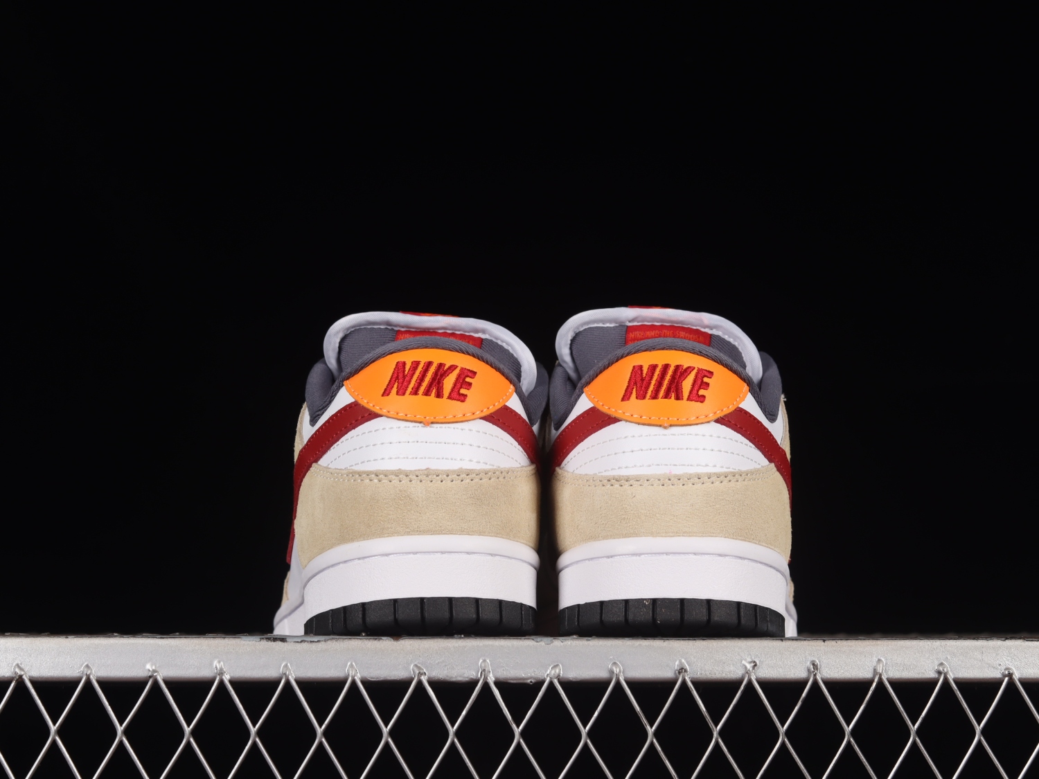 Nike SB Dunk Low Crimson 304292-161