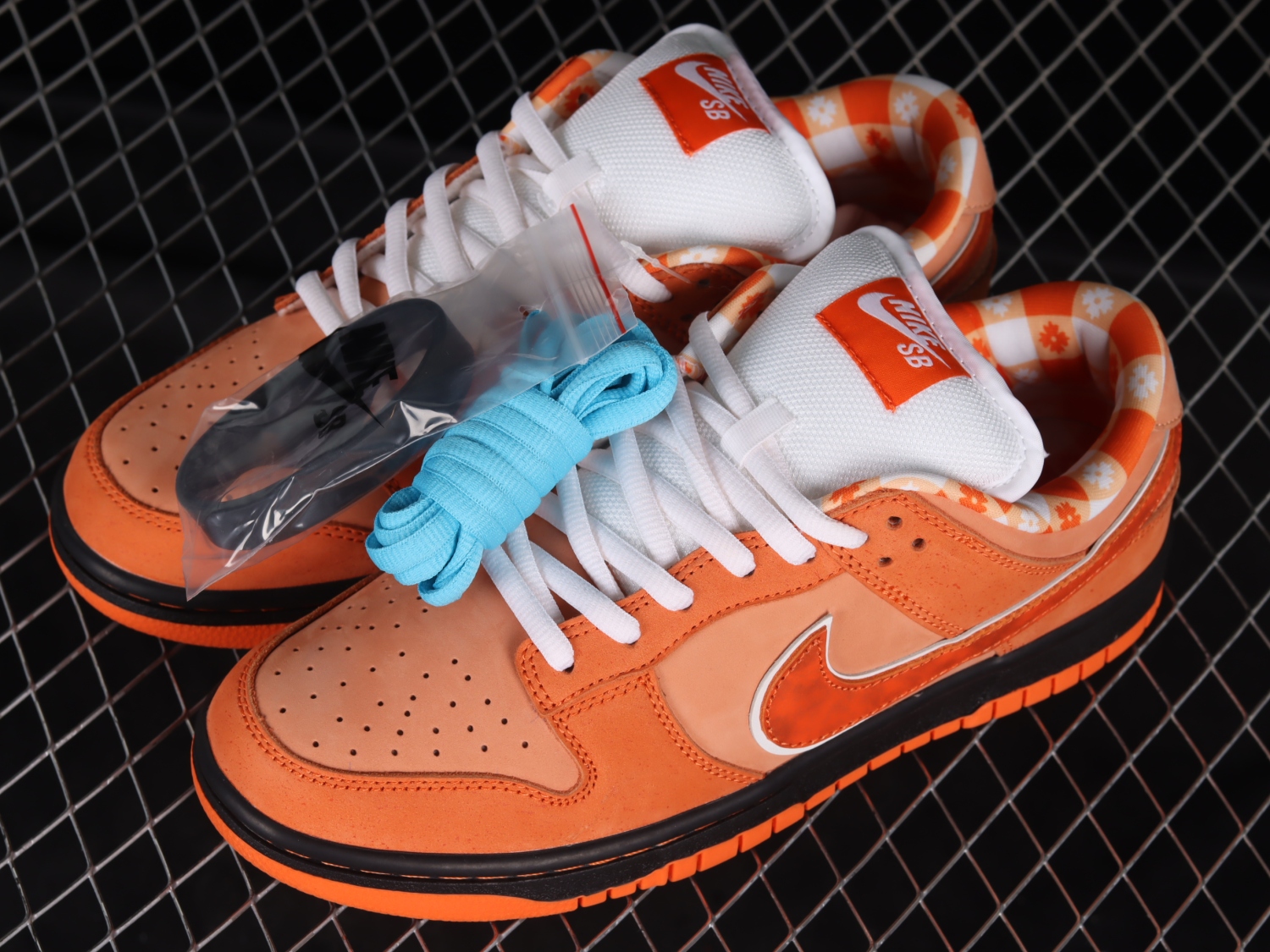 Nike SB Dunk Low Concepts Orange Lobster FD8776-800