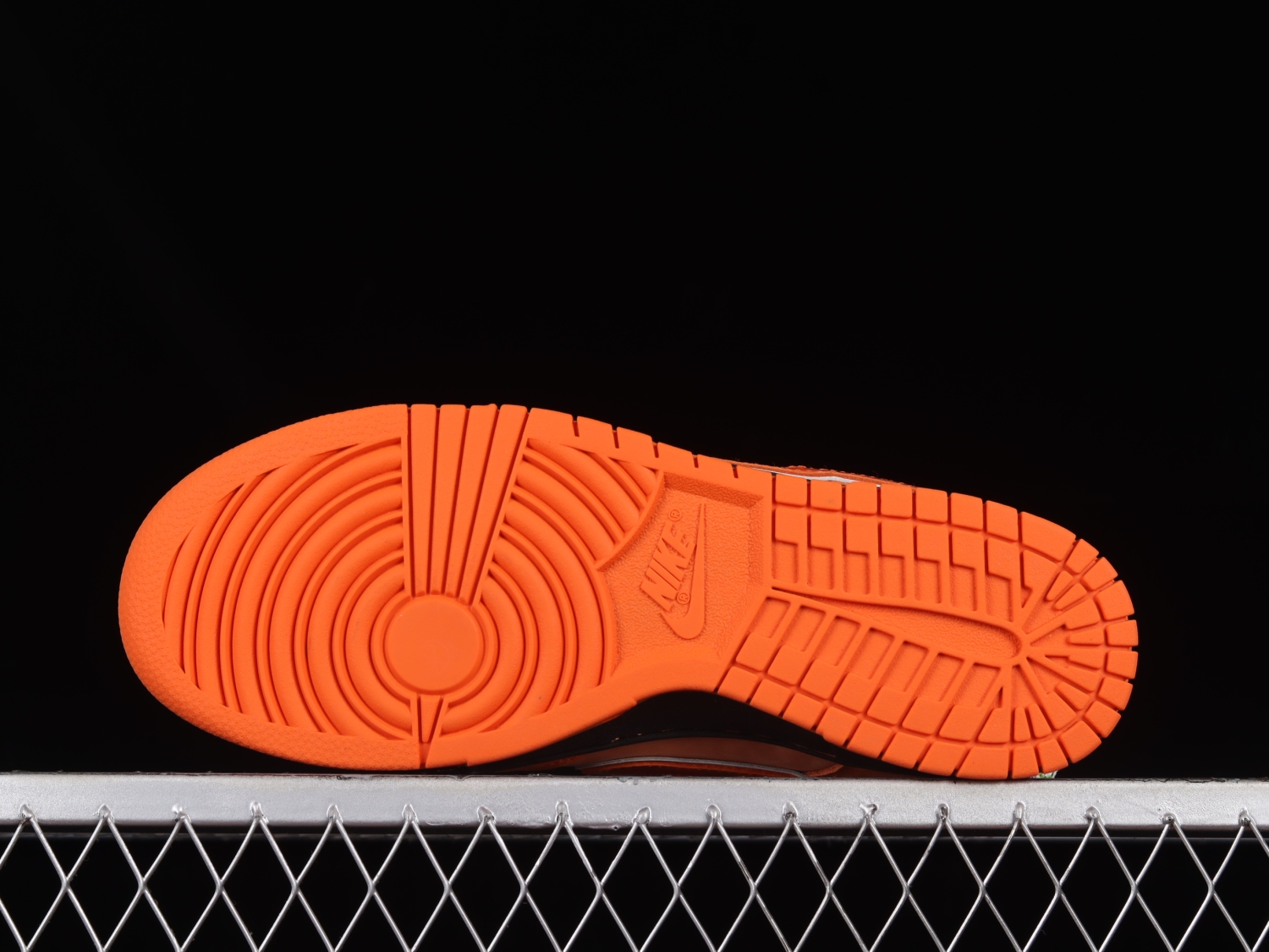 Nike SB Dunk Low Concepts Orange Lobster FD8776-800