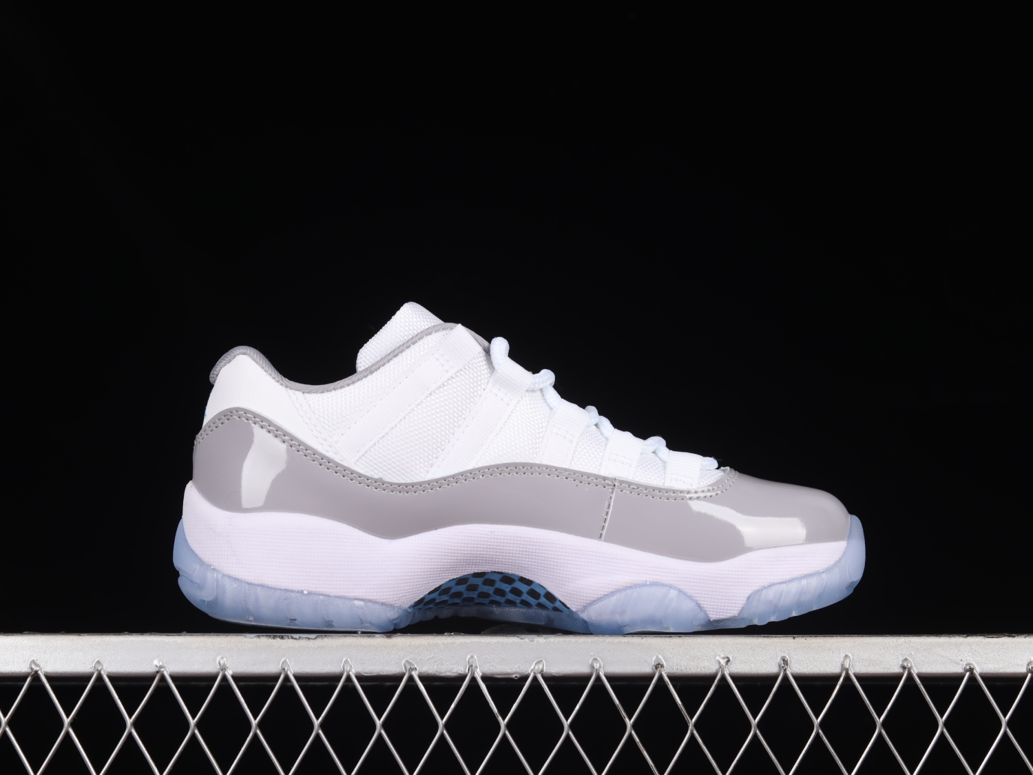 Jordan 11 Retro Low Cement Grey AV2187-140