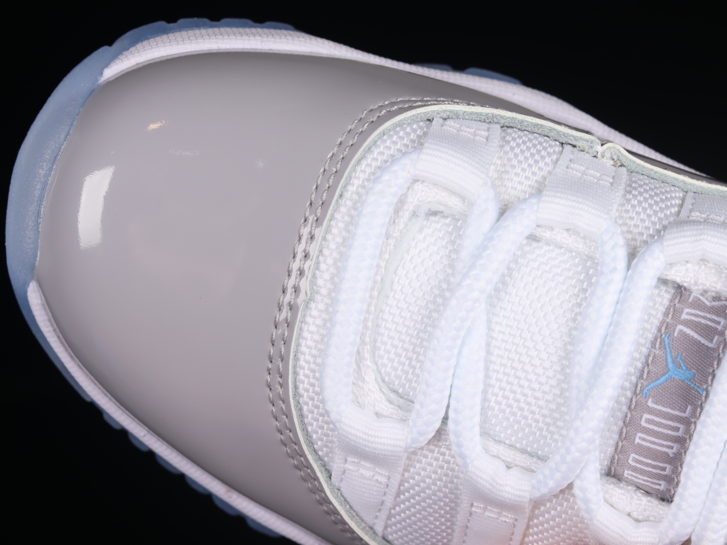 Jordan 11 Retro Low Cement Grey AV2187-140