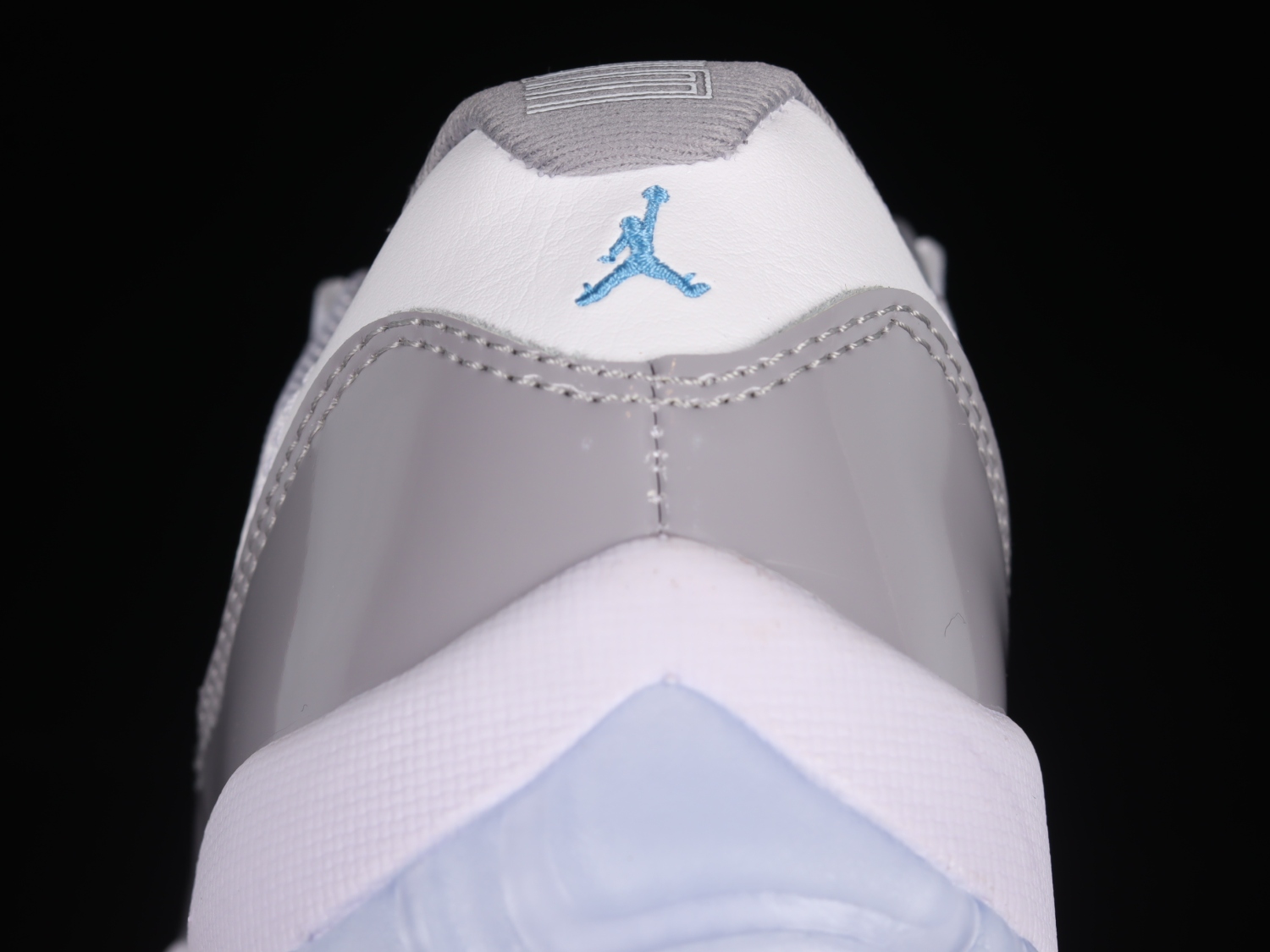 Jordan 11 Retro Low Cement Grey AV2187-140