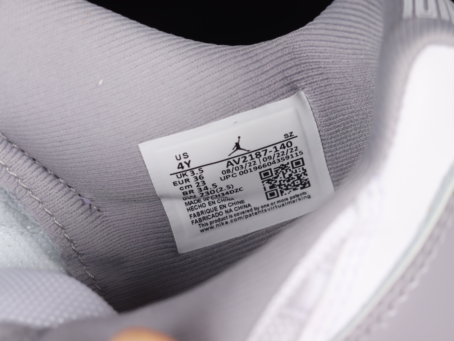 Jordan 11 Retro Low Cement Grey AV2187-140