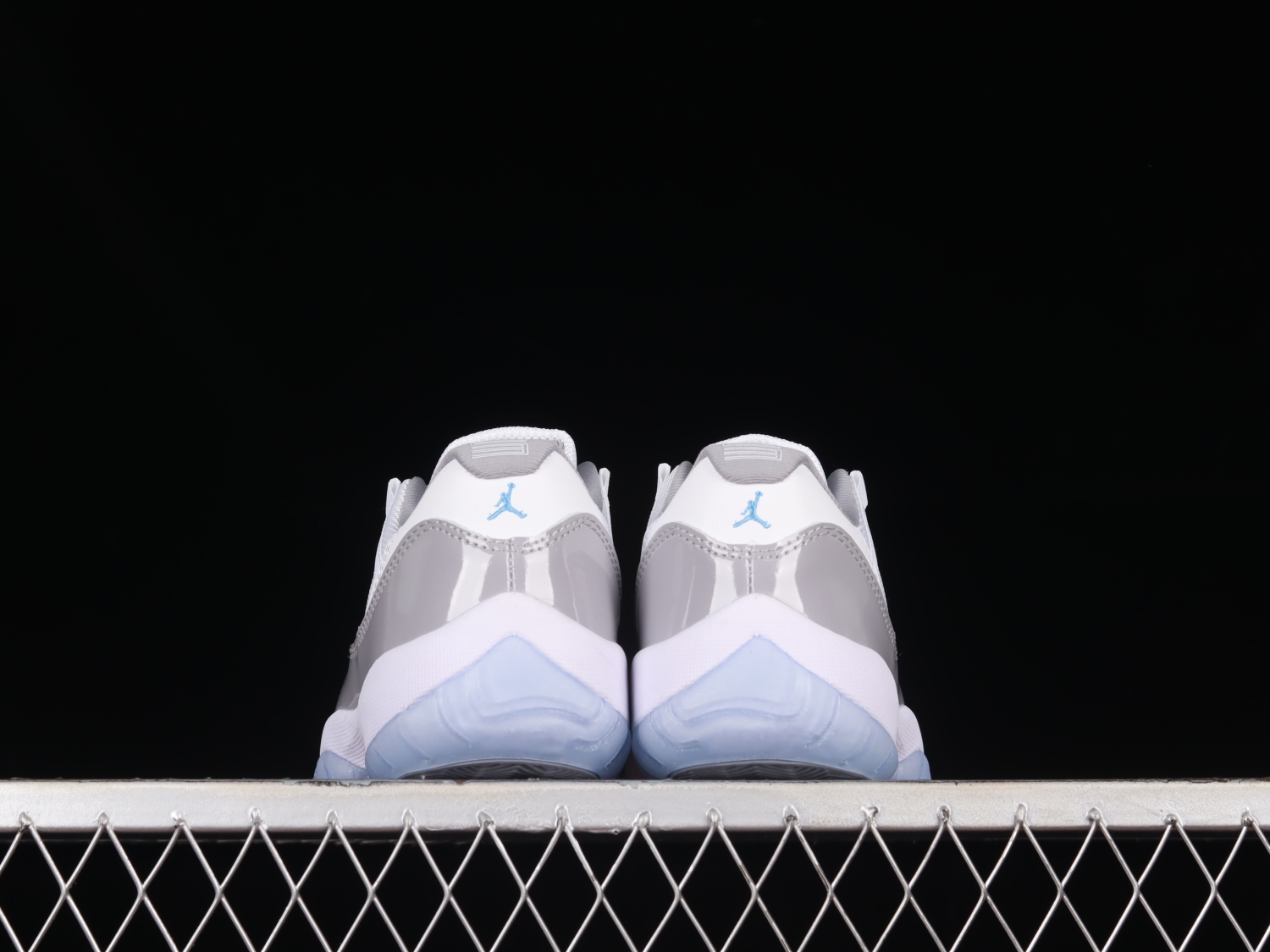 Jordan 11 Retro Low Cement Grey AV2187-140