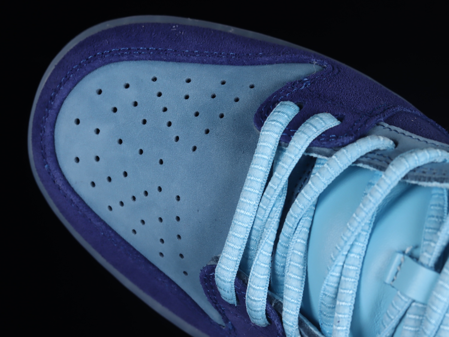 Nike SB Dunk Low Run The Jewels DO9404-400