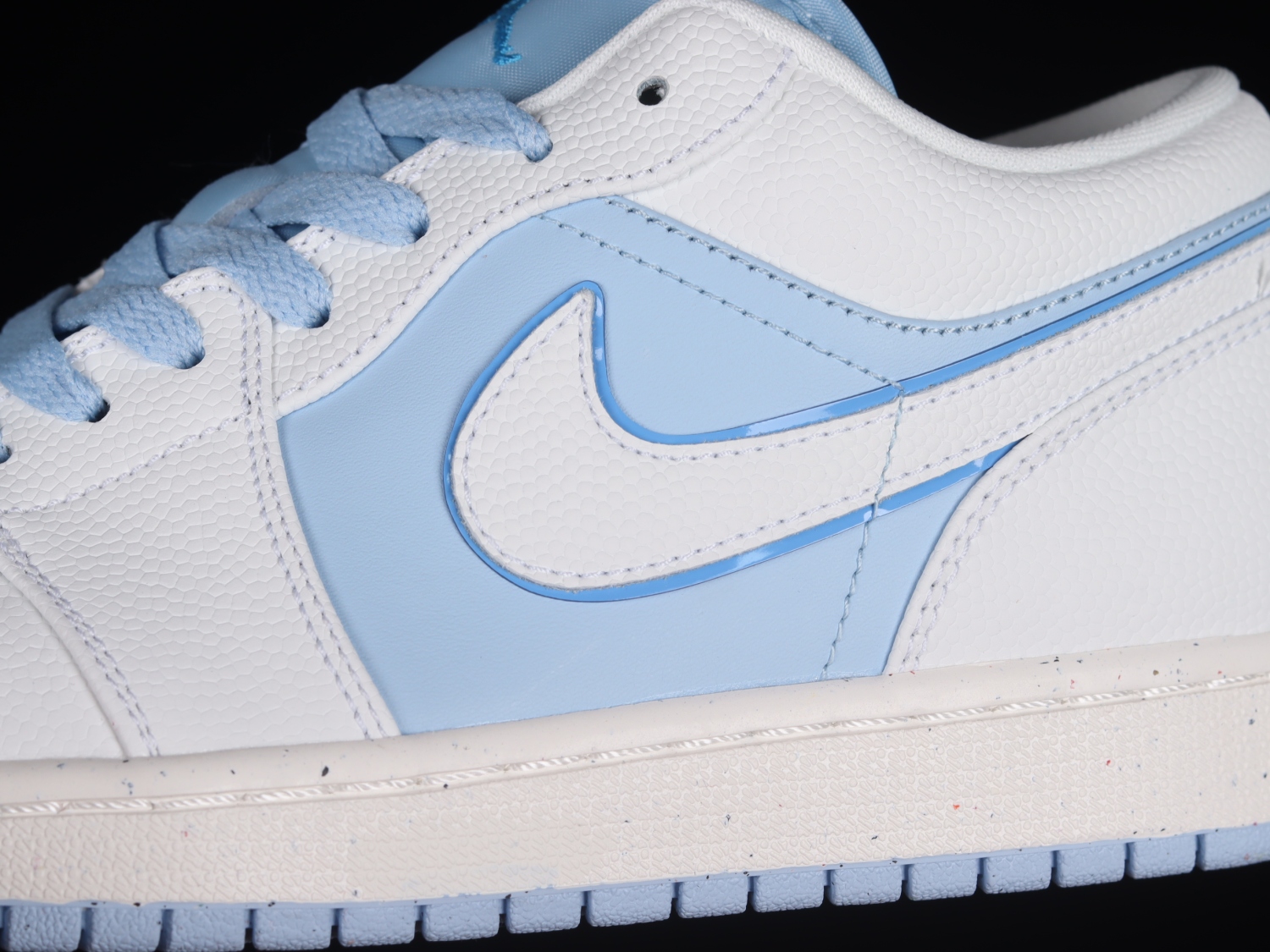 Jordan 1 Low SE Reverse Ice Blue DV1299-104