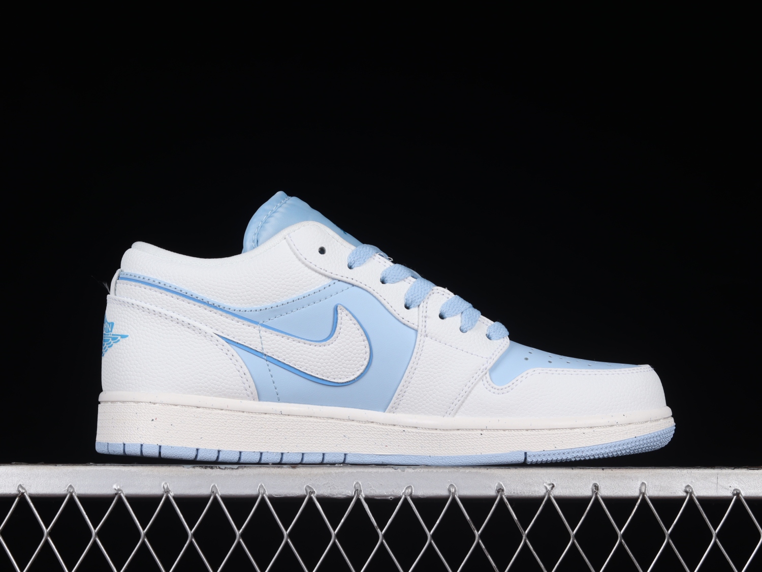 Jordan 1 Low SE Reverse Ice Blue DV1299-104