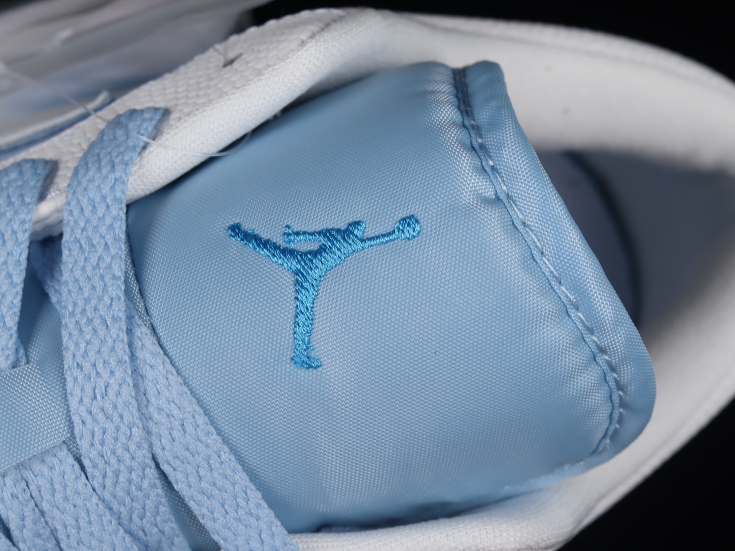 Jordan 1 Low SE Reverse Ice Blue DV1299-104