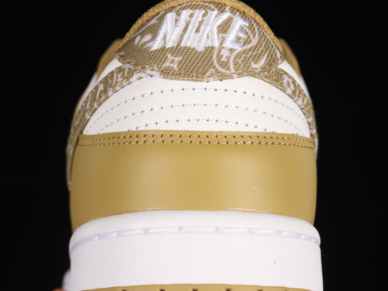 Nike Dunk Low Essential Paisley Pack Barley DH4401-104