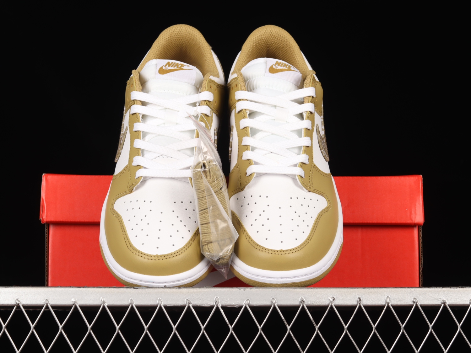 Nike Dunk Low Essential Paisley Pack Barley DH4401-104