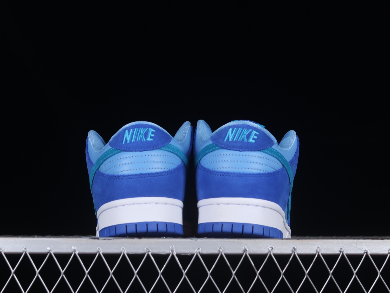 Nike SB Dunk Low Blue Raspberry DM0807-400