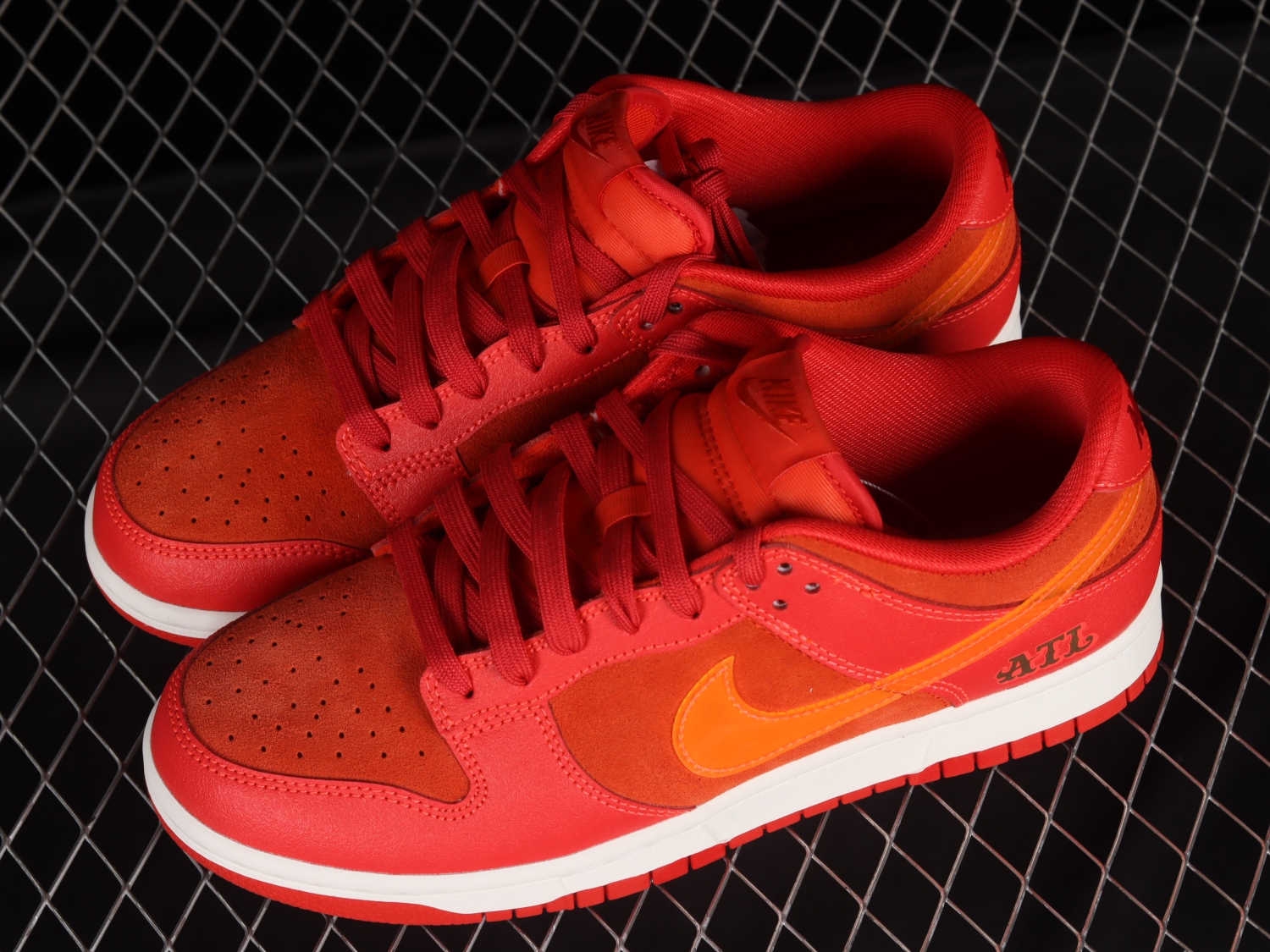 Nike Dunk Low ATL FD0724-657