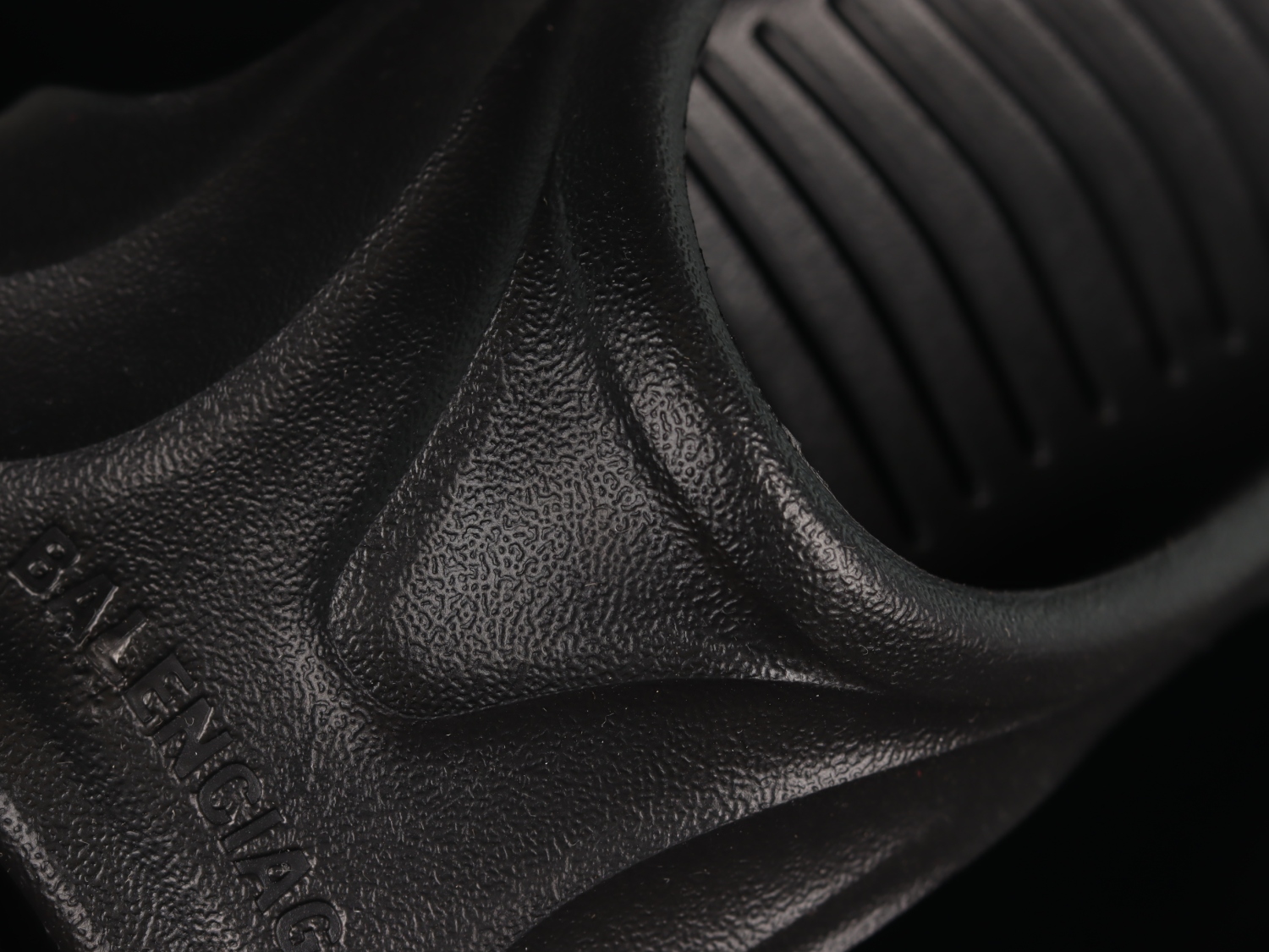 BL Mold Slide Sandal Black W3CE21000